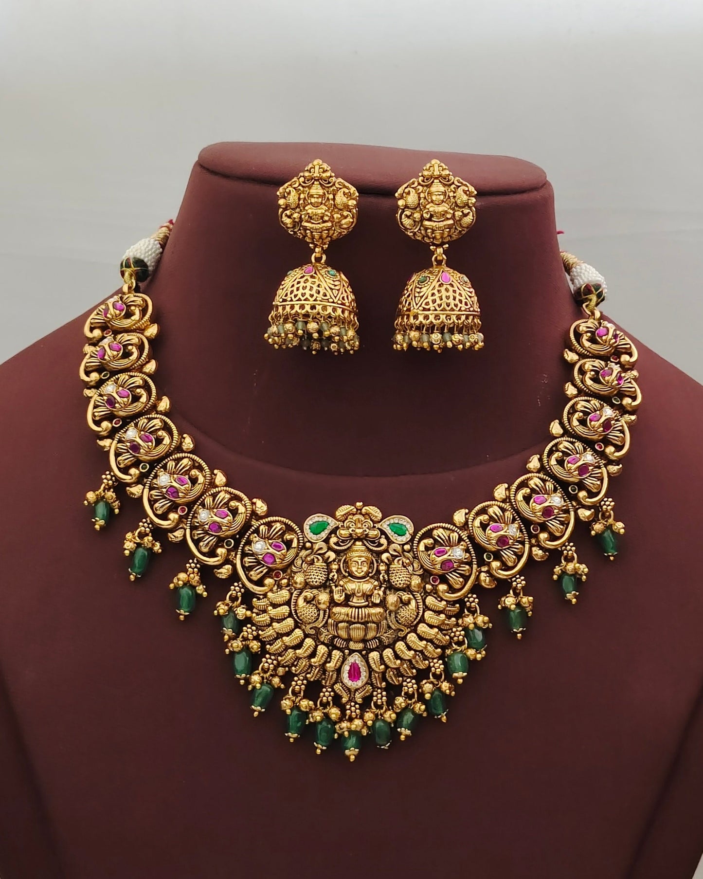 Antique Finish Neckset