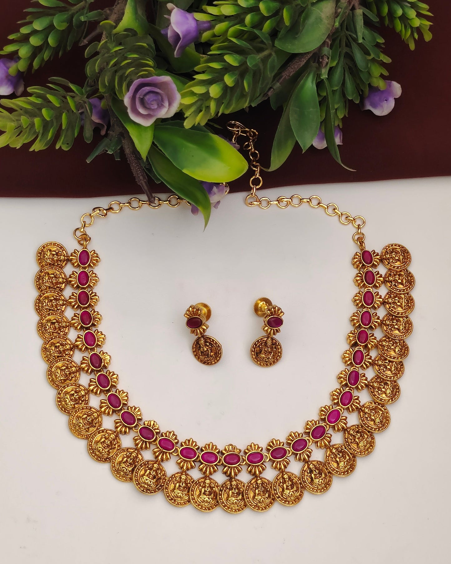 Antique Finish Neckset