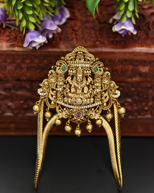 Antique Gold Finish Vanki