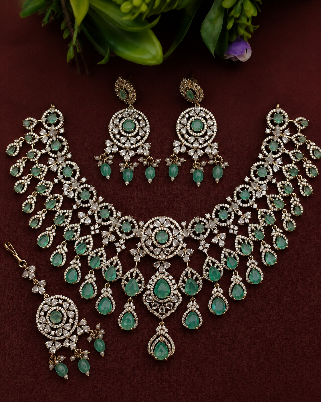 Victorian Finish Neckset