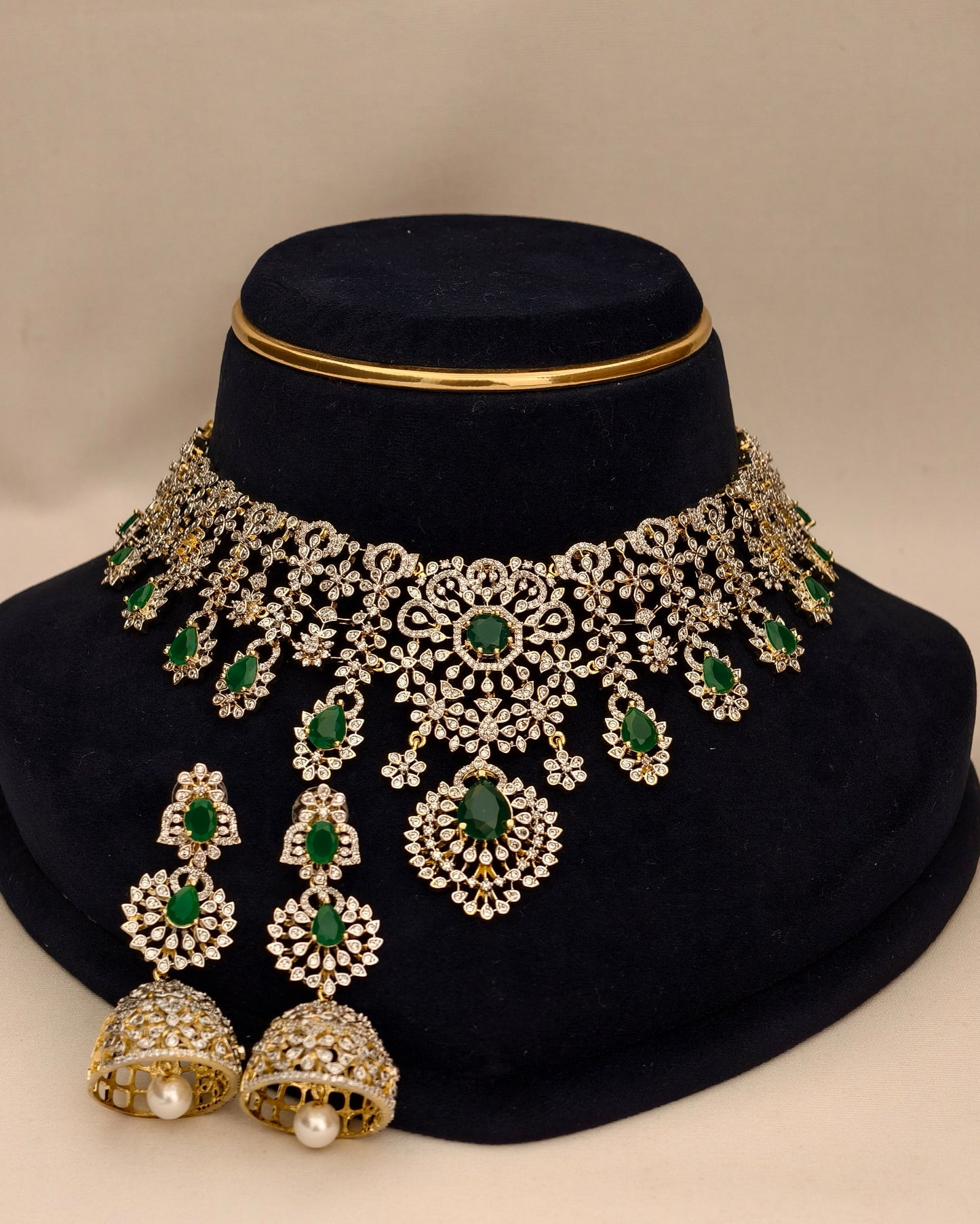 Diamond Finish Neckset