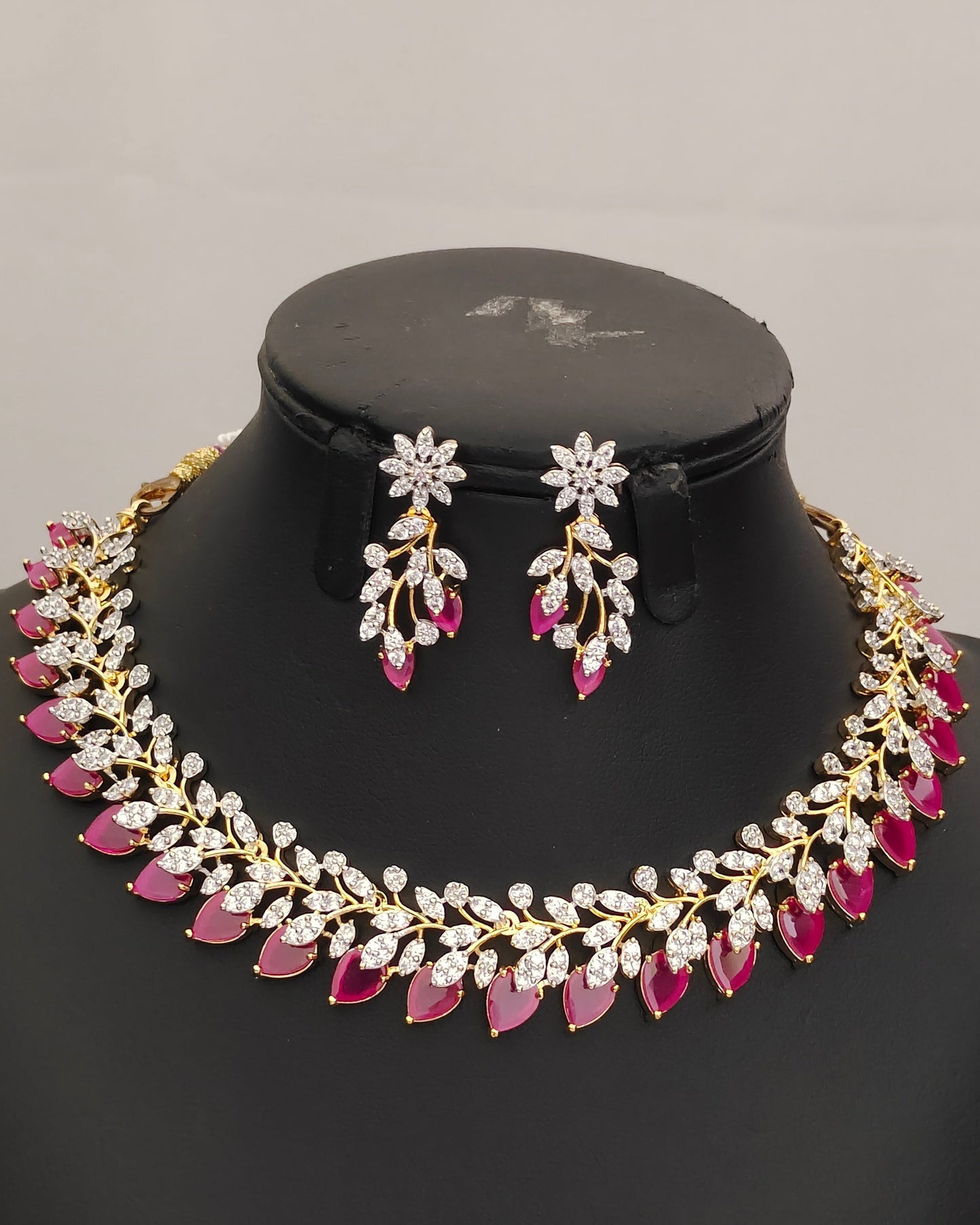 Diamond Finish neckset