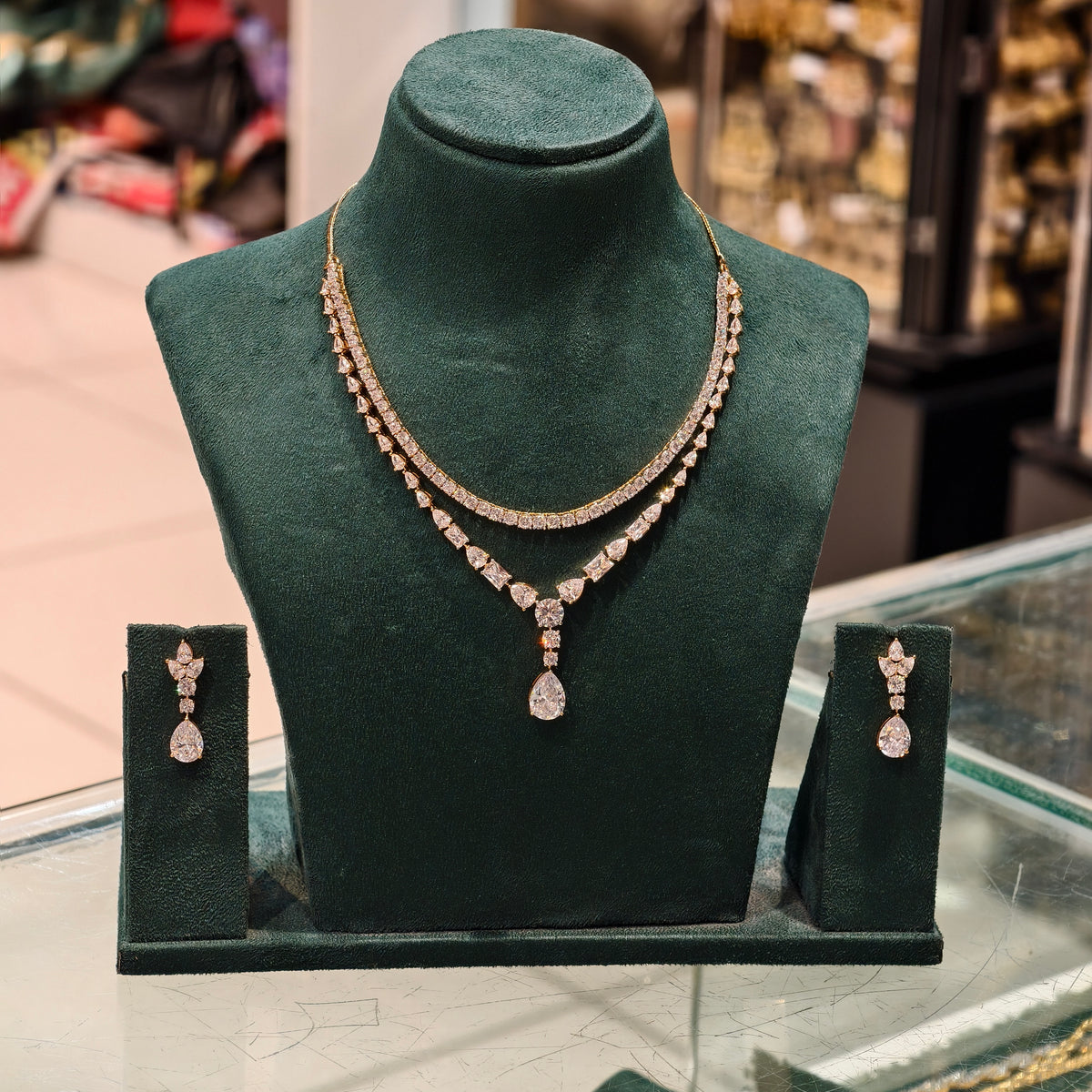 Diamond polish neckset