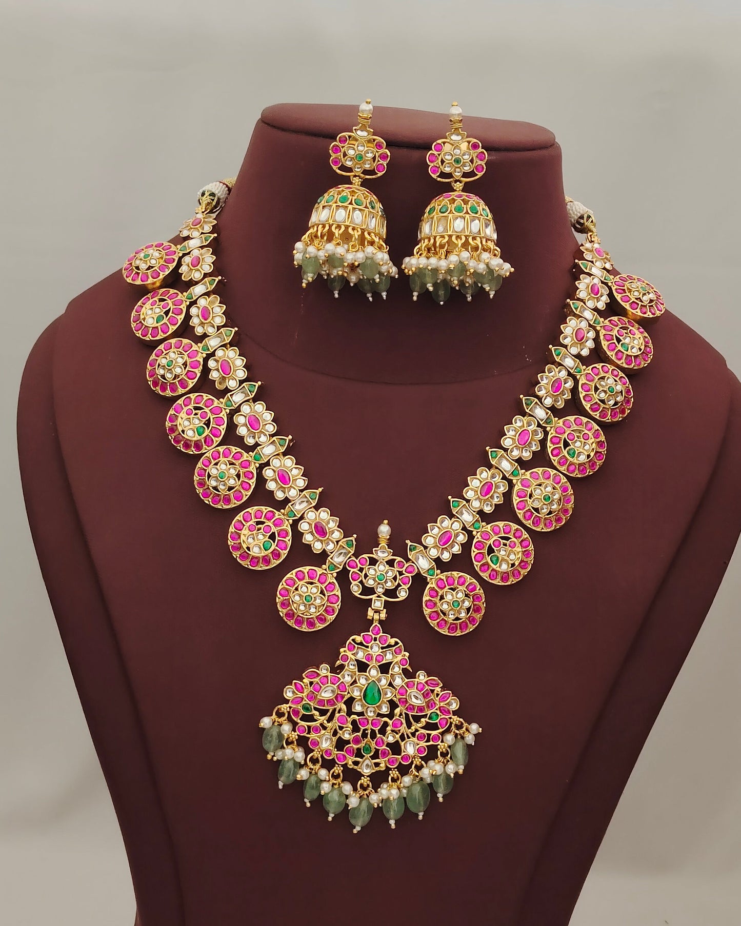Jadau Kundan Neckset