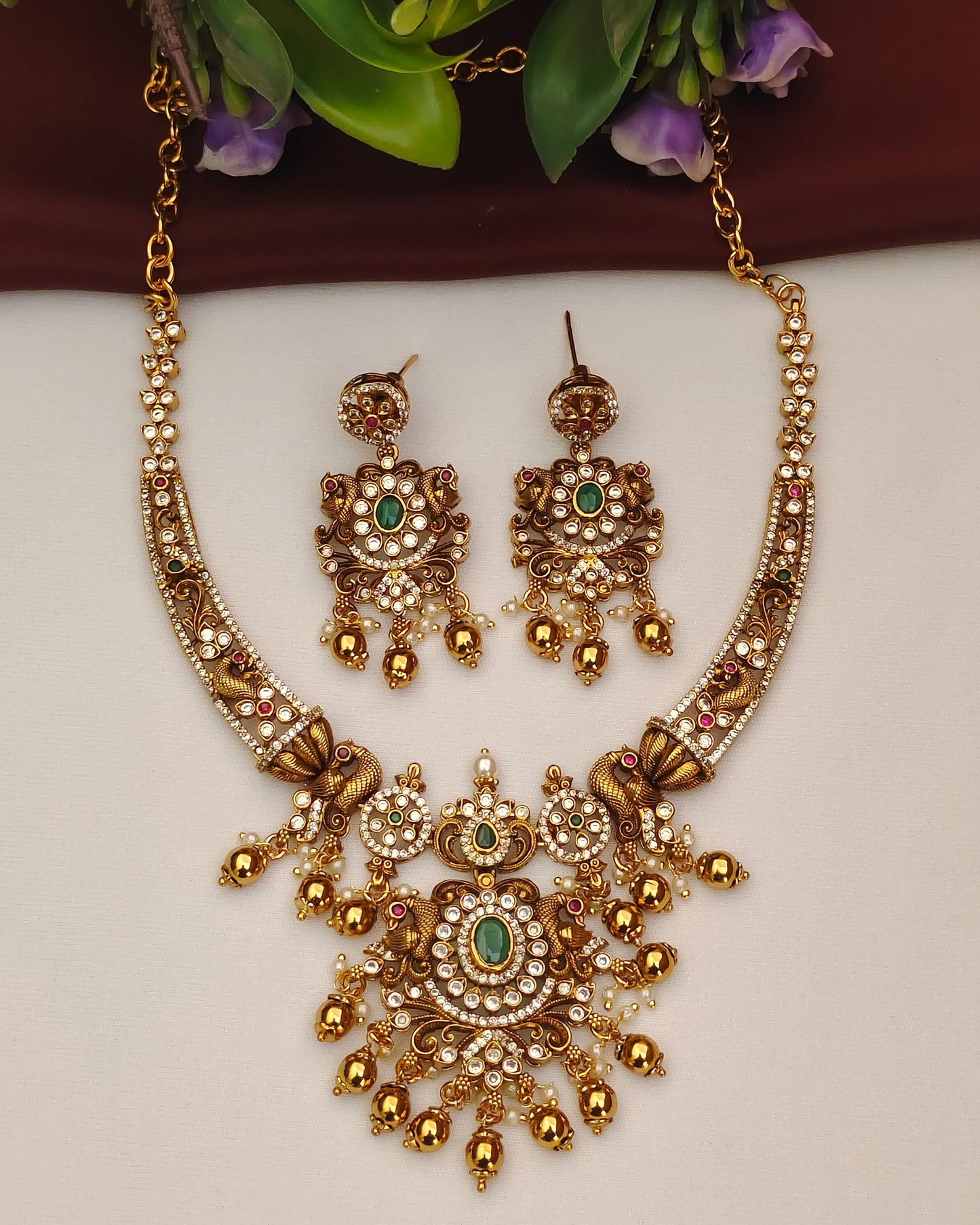 Matte Finish Neckset