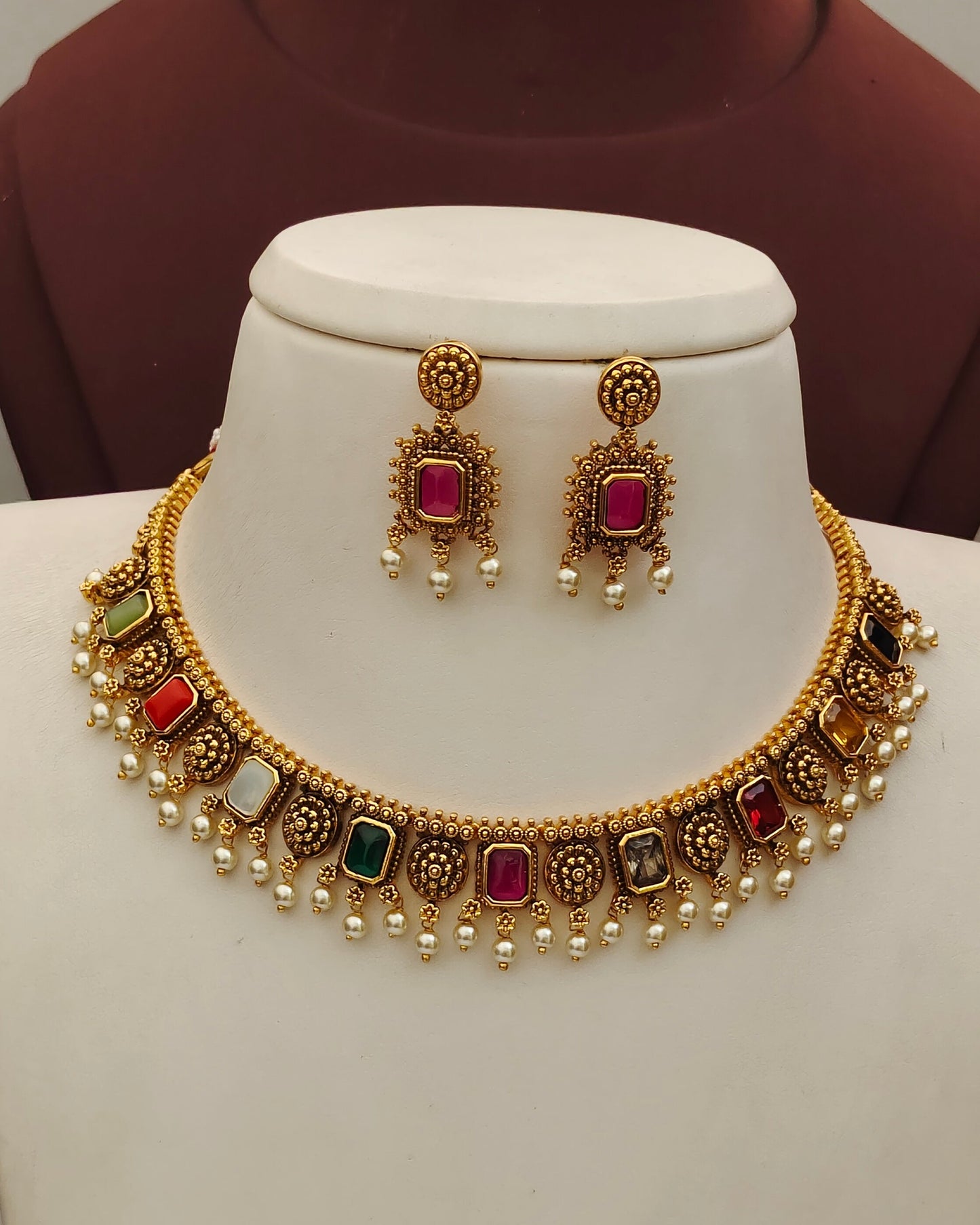 Matte Finish Neckset