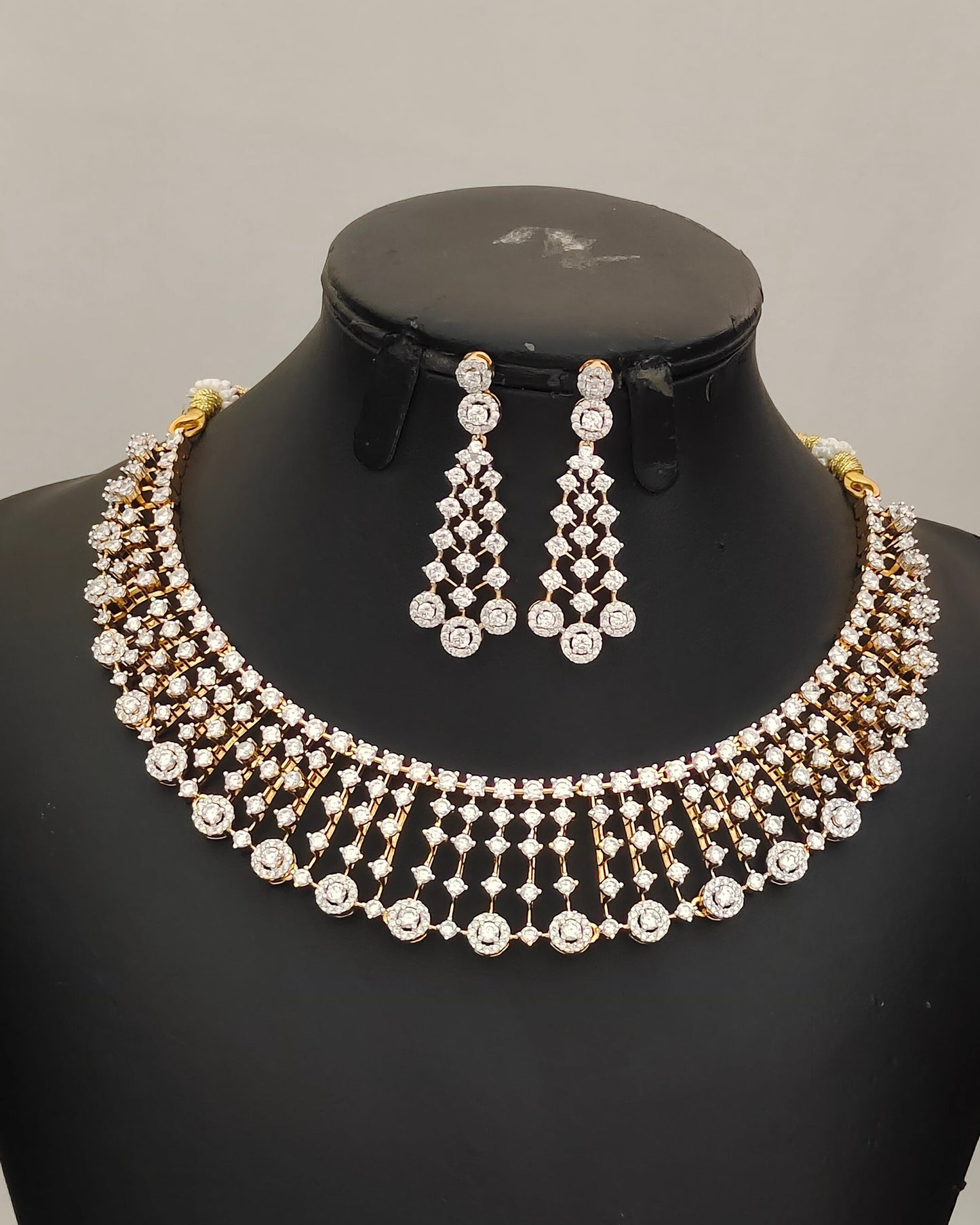 Diamond Finish Neckset