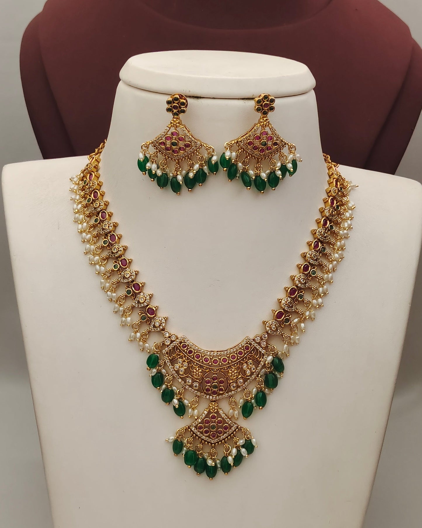 Matte Finish Neckset