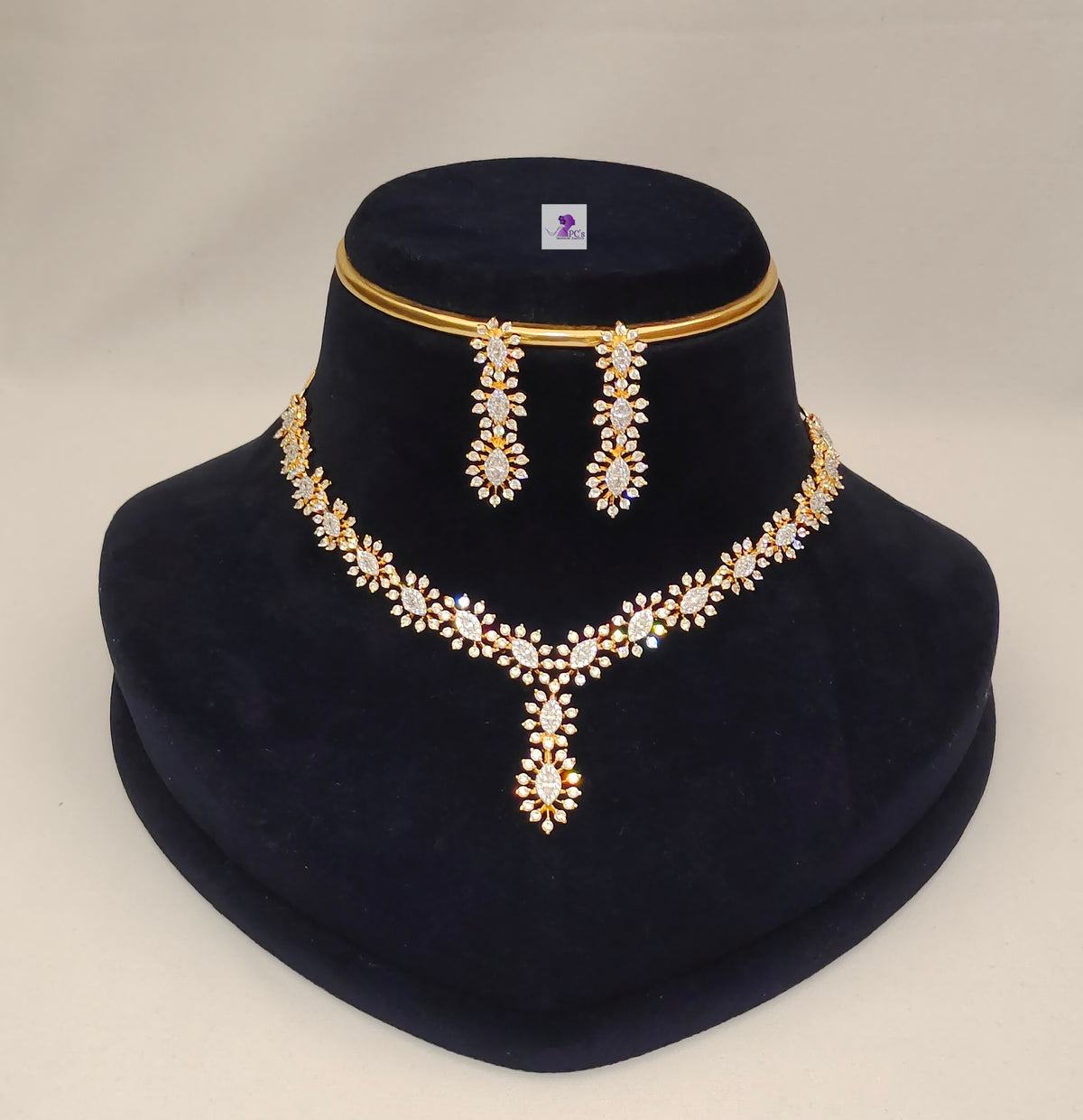 CARAT POLISH NECKSET
