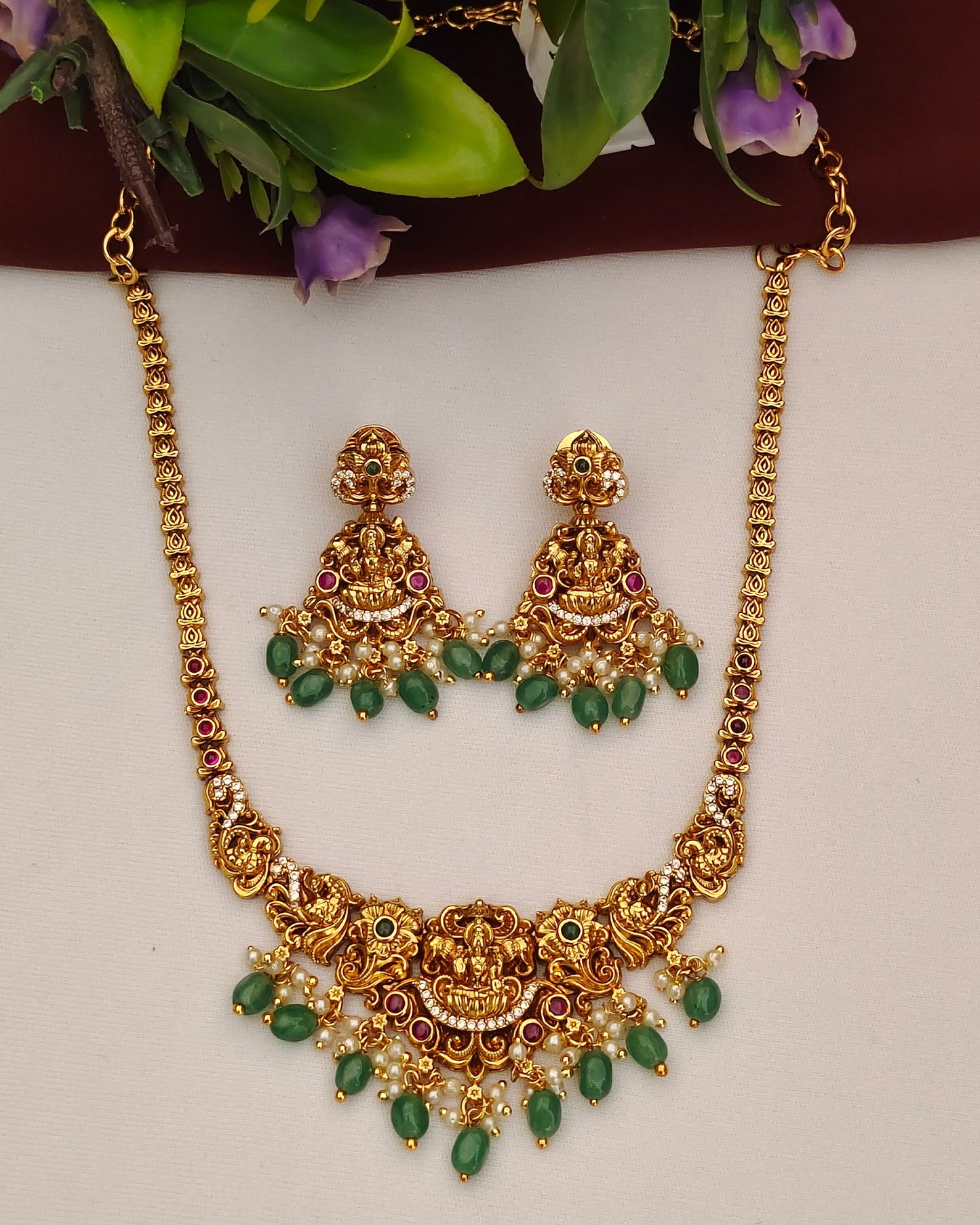 Matte Finish Neckset