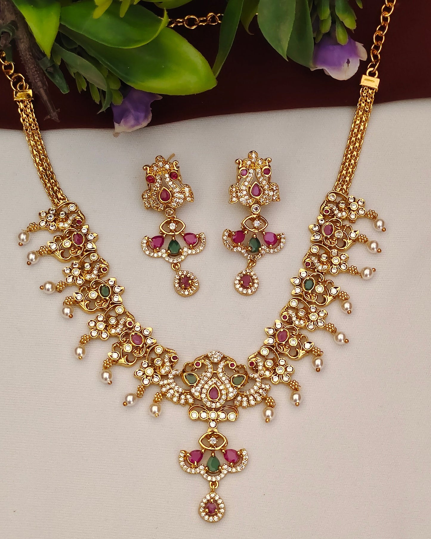 Gold Finish Neckset