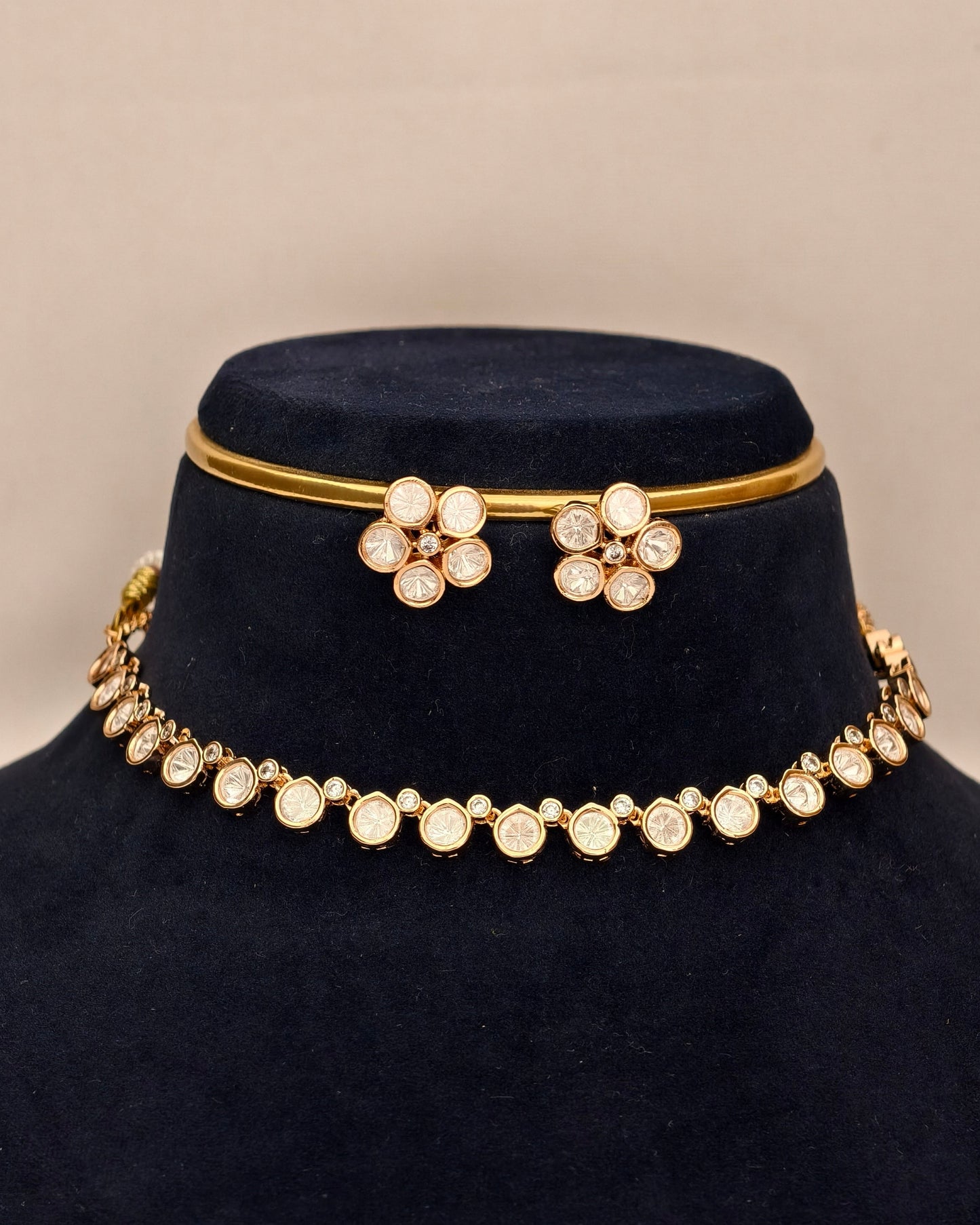 Carat Finish Neckset