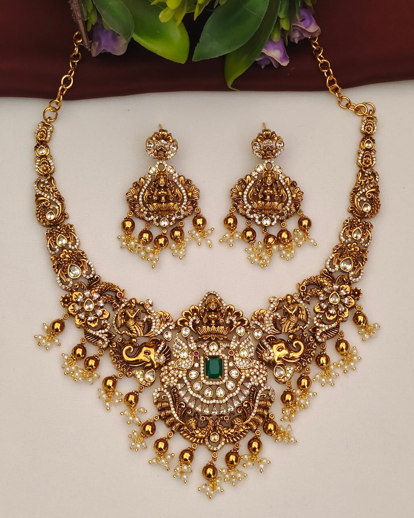 Antique Finish Neckset