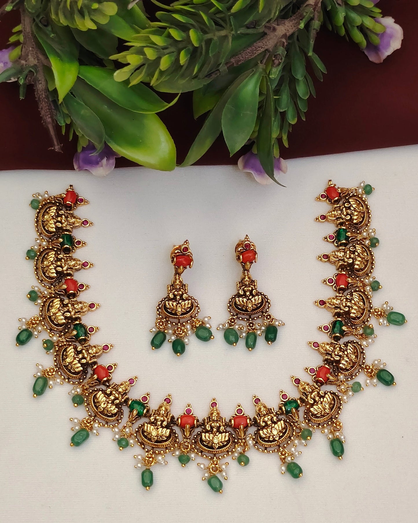 Antique Finish Neckset