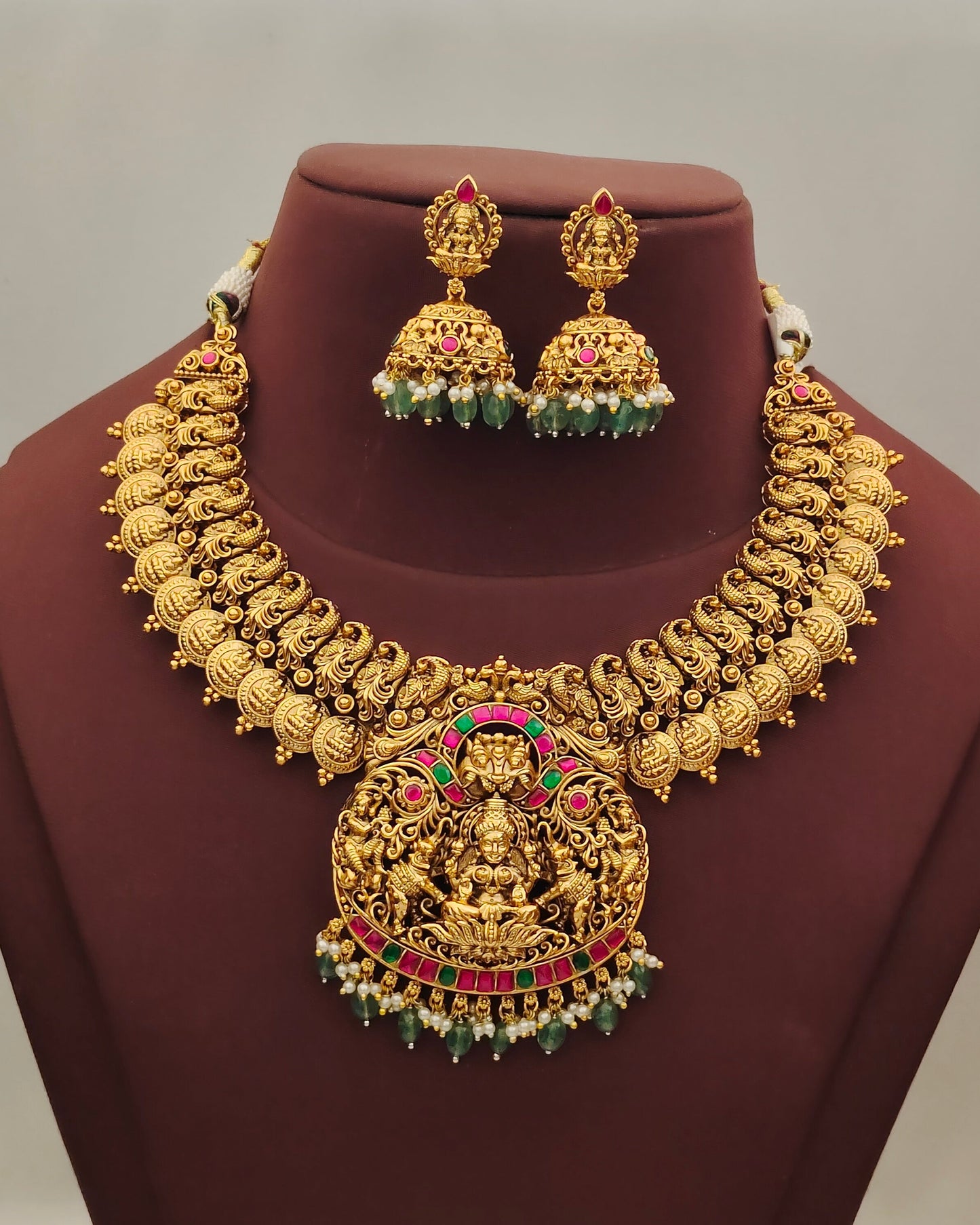 Antique Finish Neckset