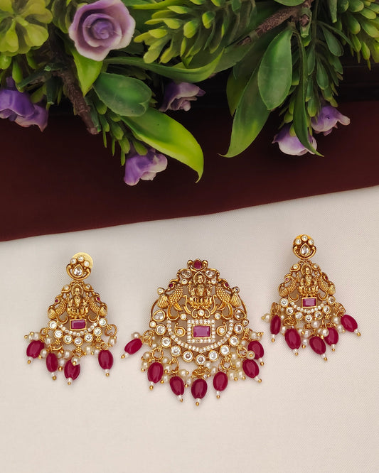 Gold Finish Pendant Set