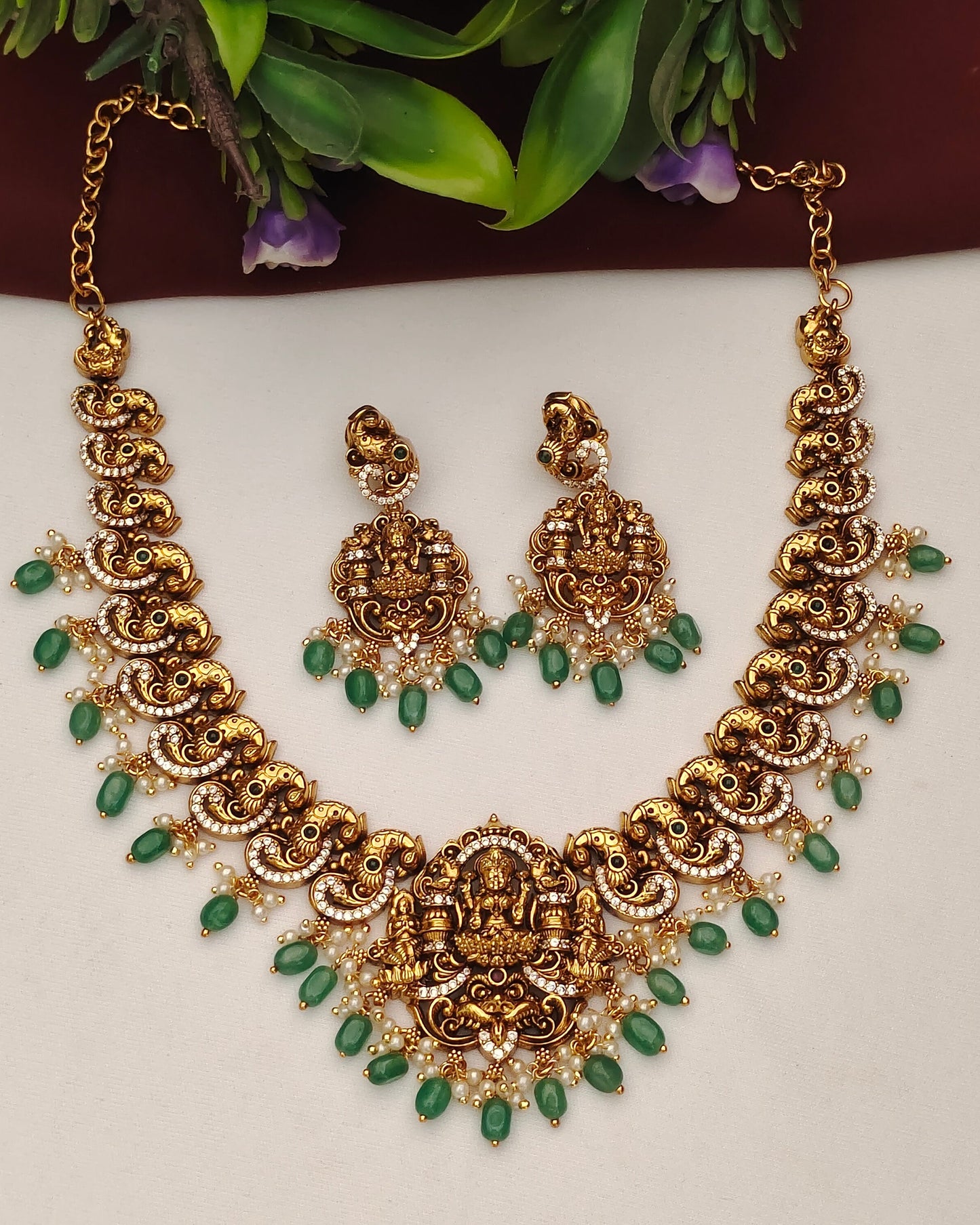 Antique Gold Finish Neckset