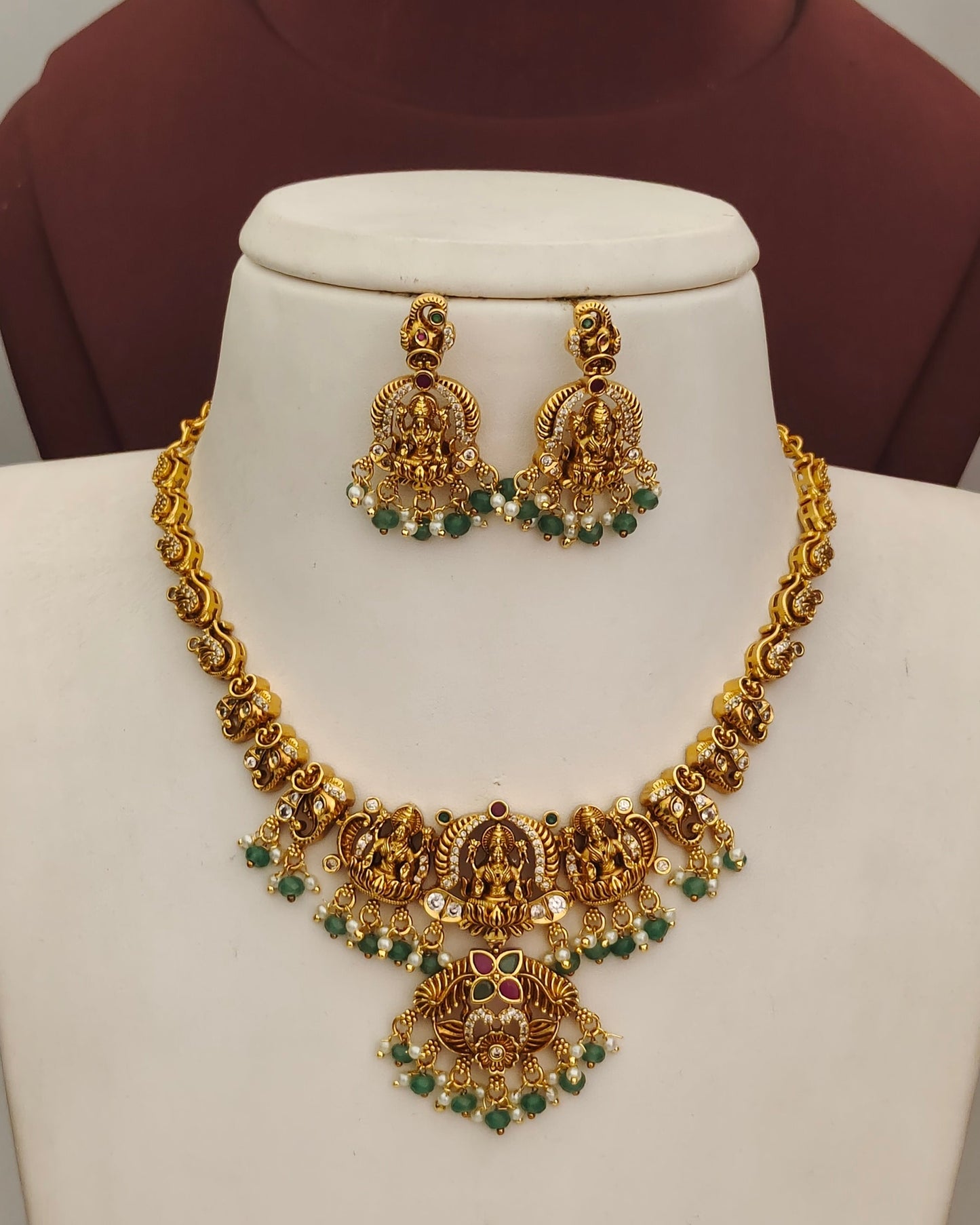 Antique Finish Neckset