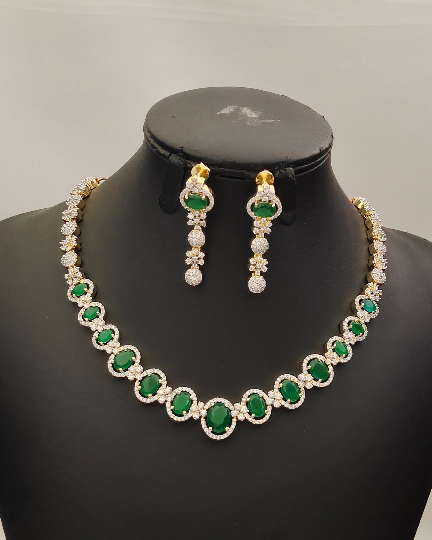 Diamond Finish Neckset