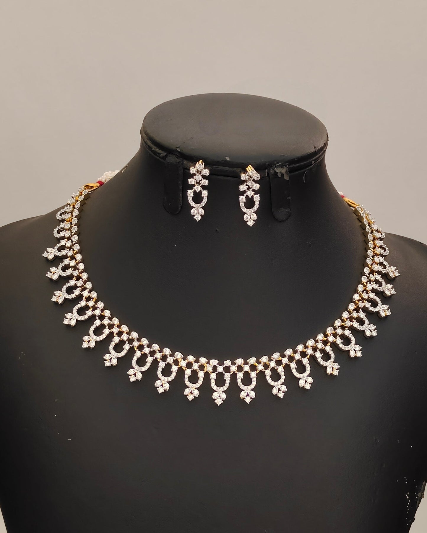 Diamond Finish Neckset