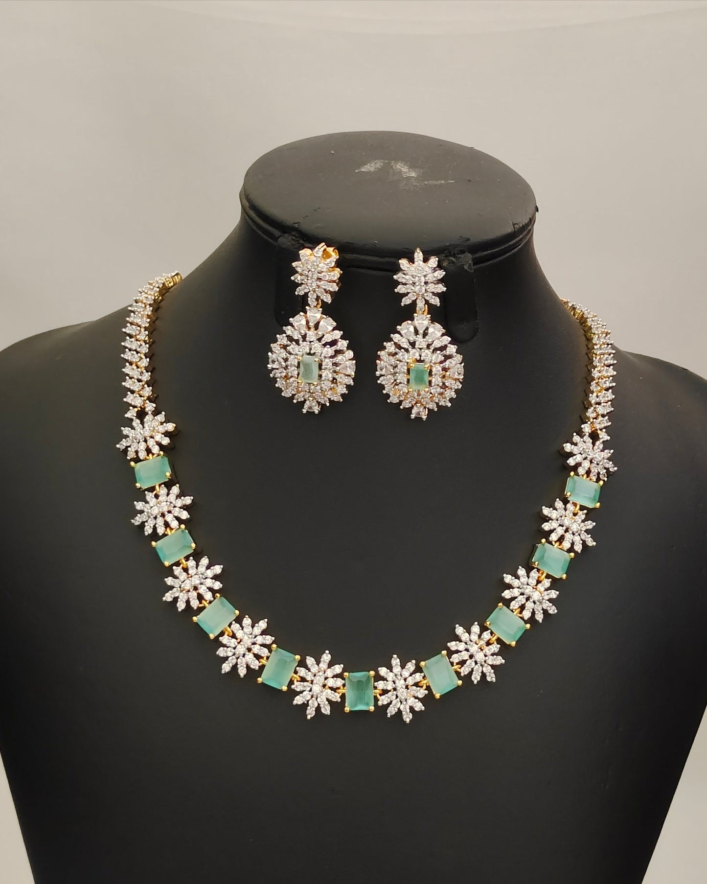 Diamond Finish Neckset