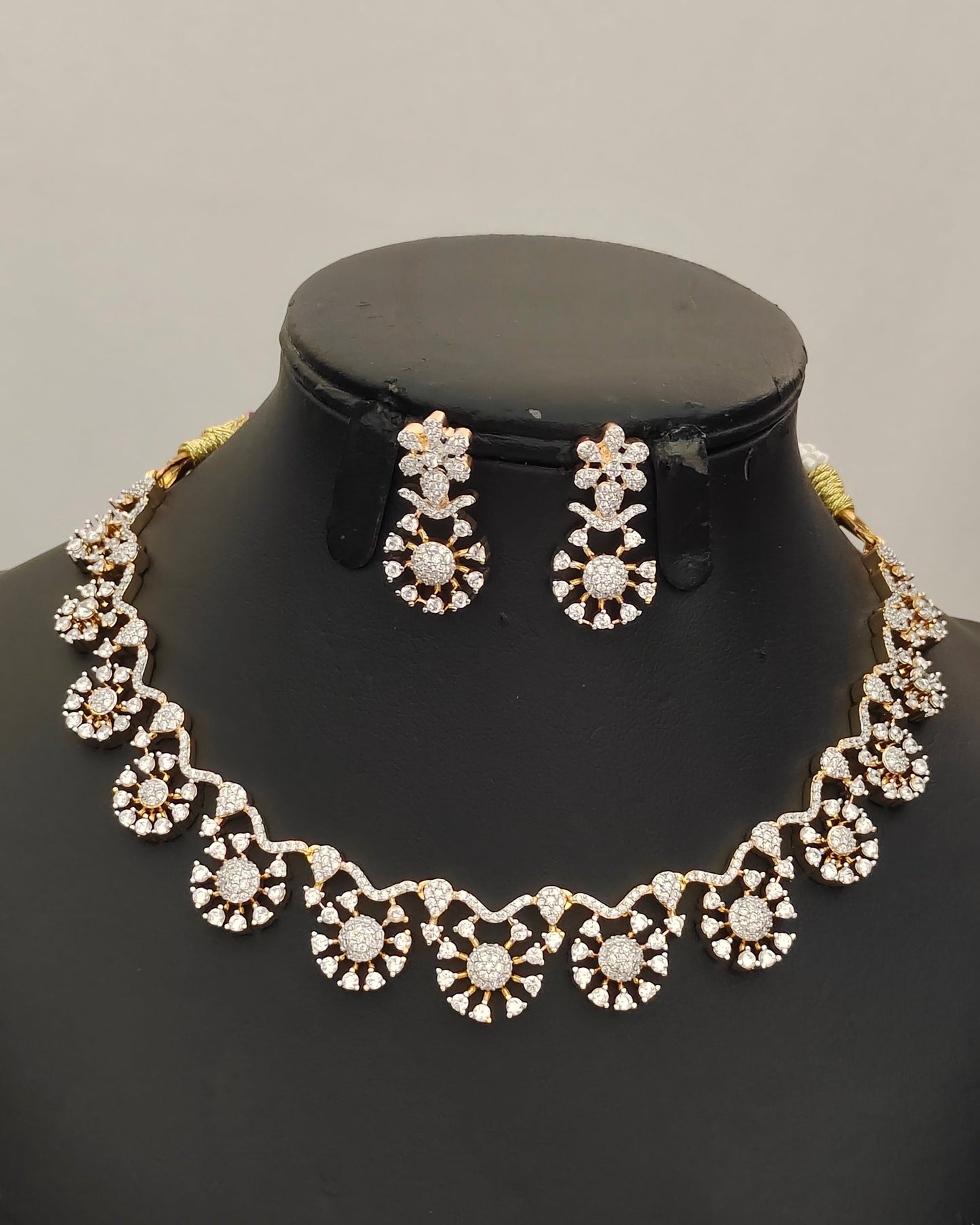 Diamond Finish Neckset