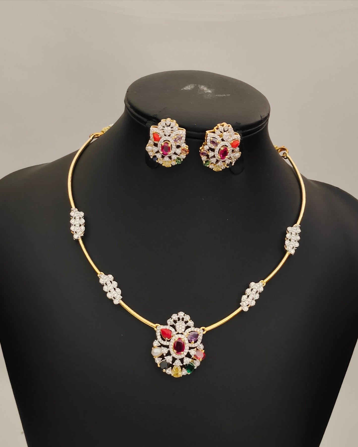 Diamond Finish Neckset