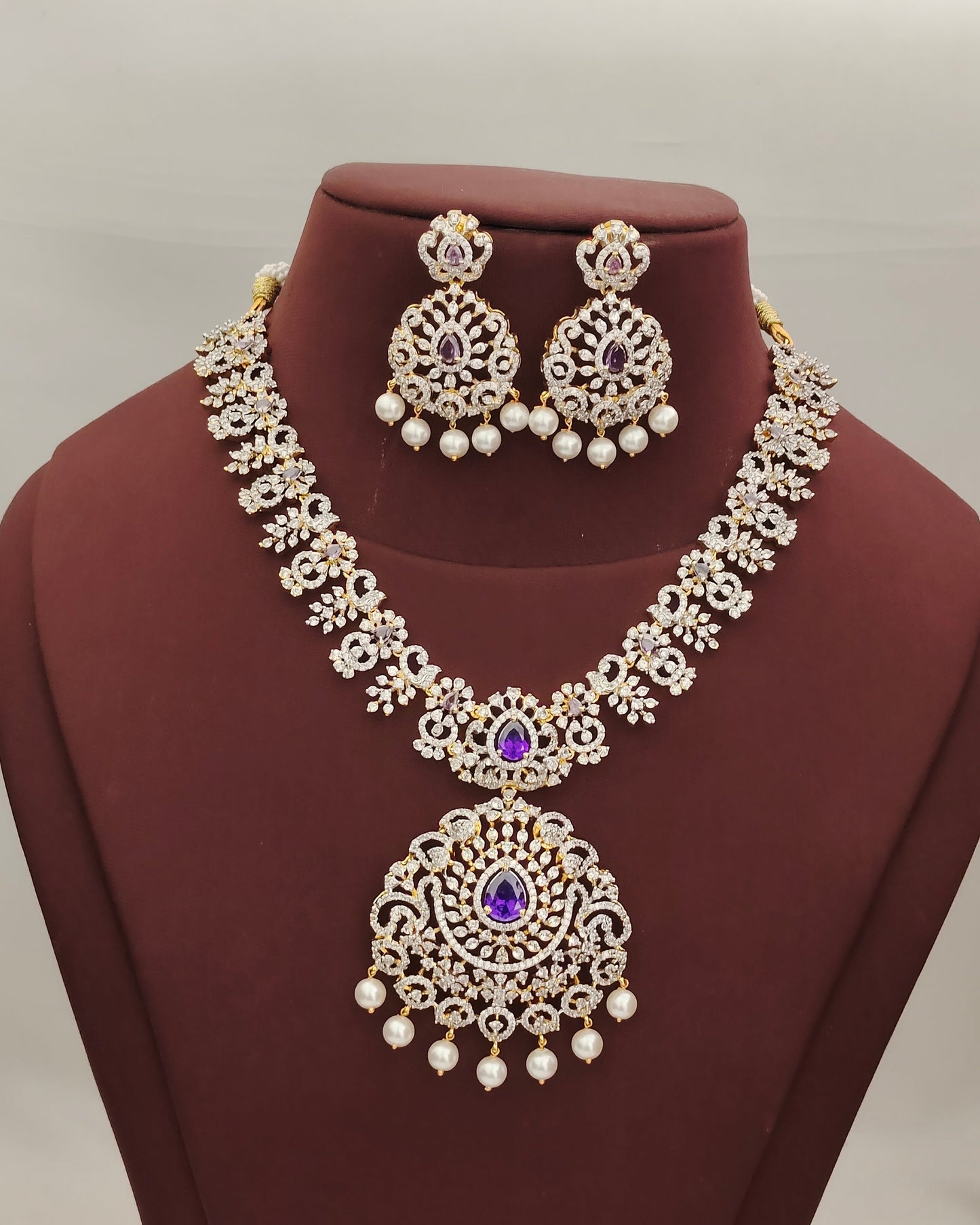 Diamond Finish Neckset
