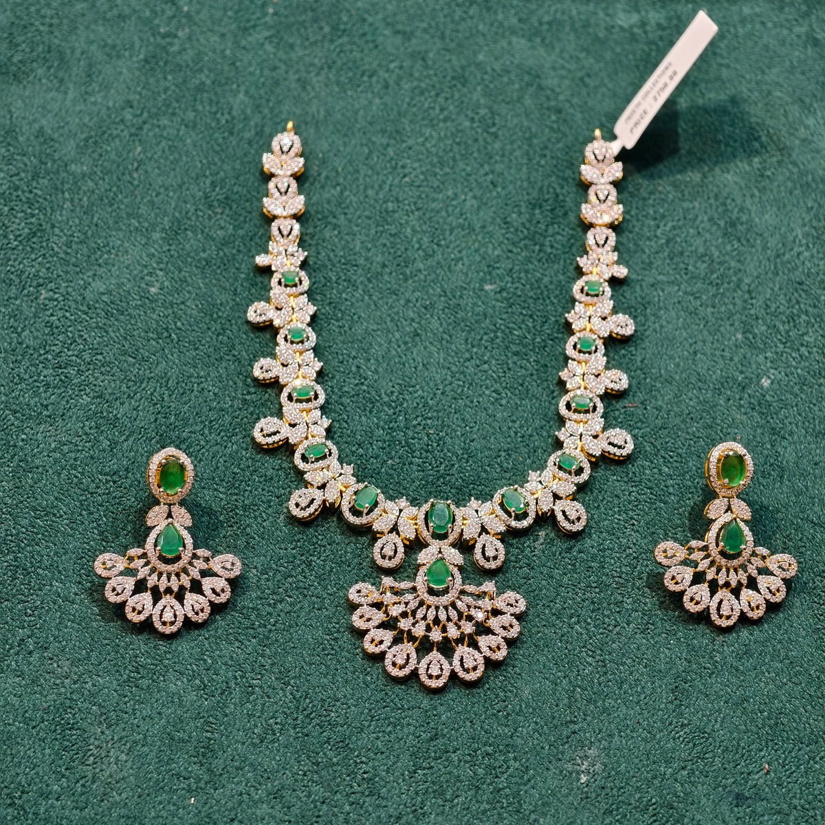 Daimondpolish Neckset
