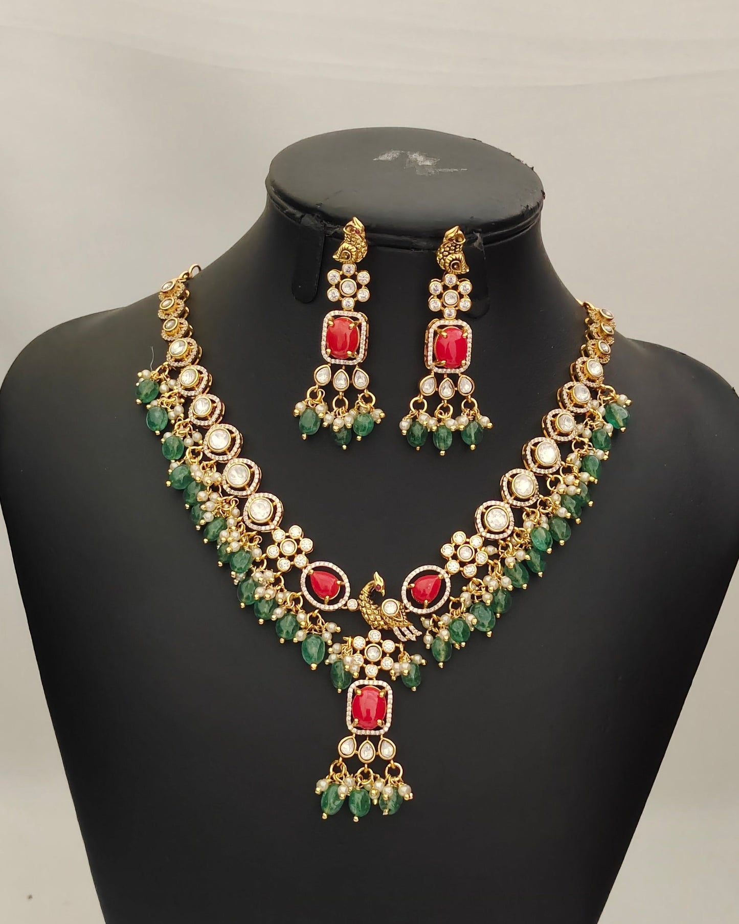 Antique Finish Neckset