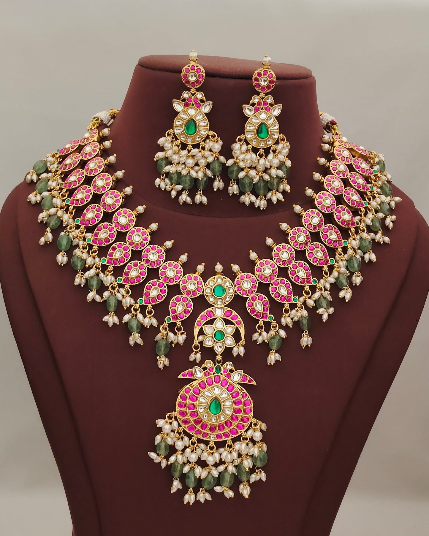 Jadau Kundan Neckset
