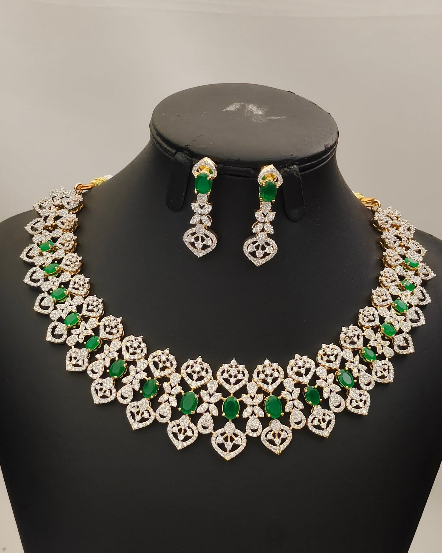 Diamond Finish Neckset