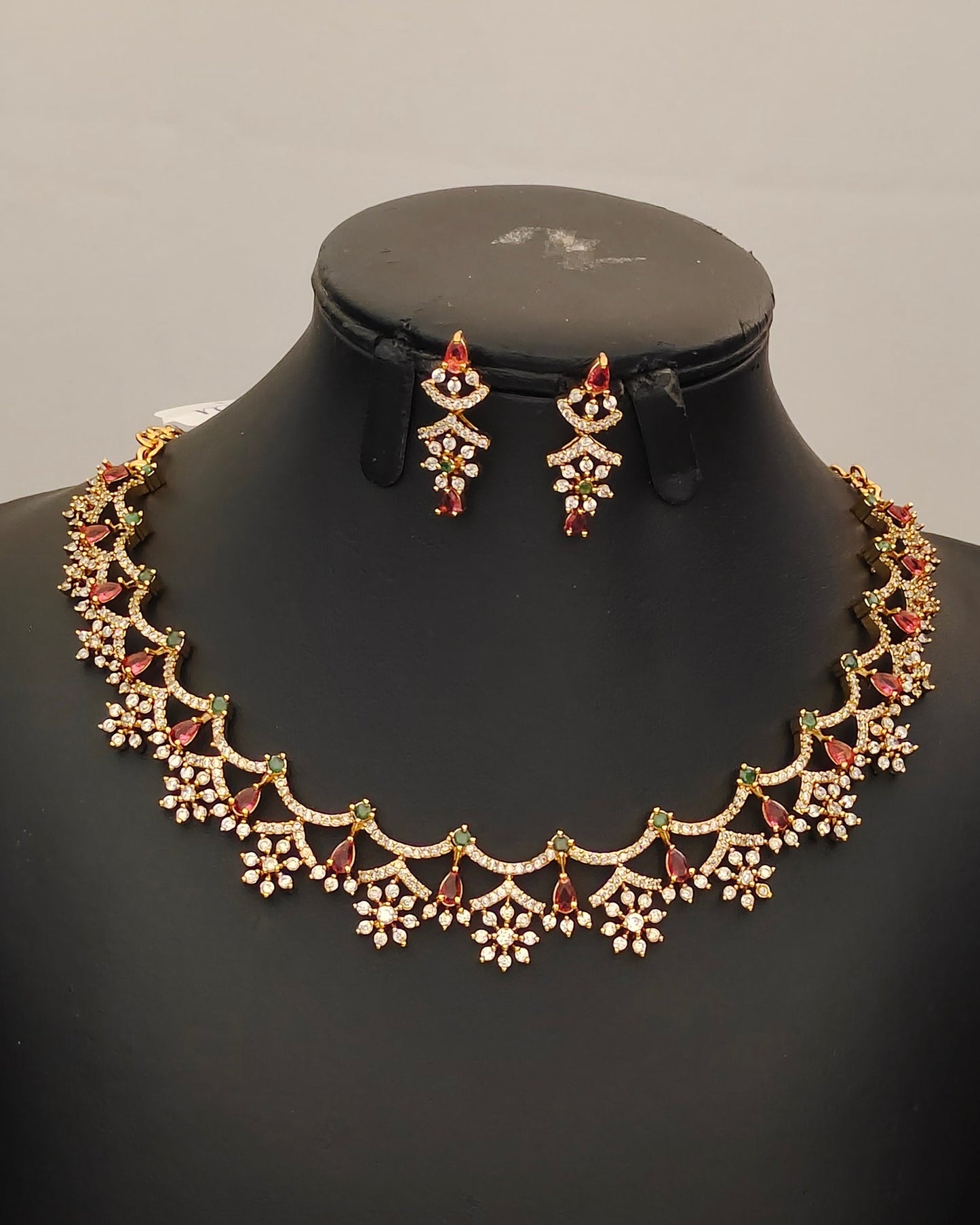 Matte Finish Neckset