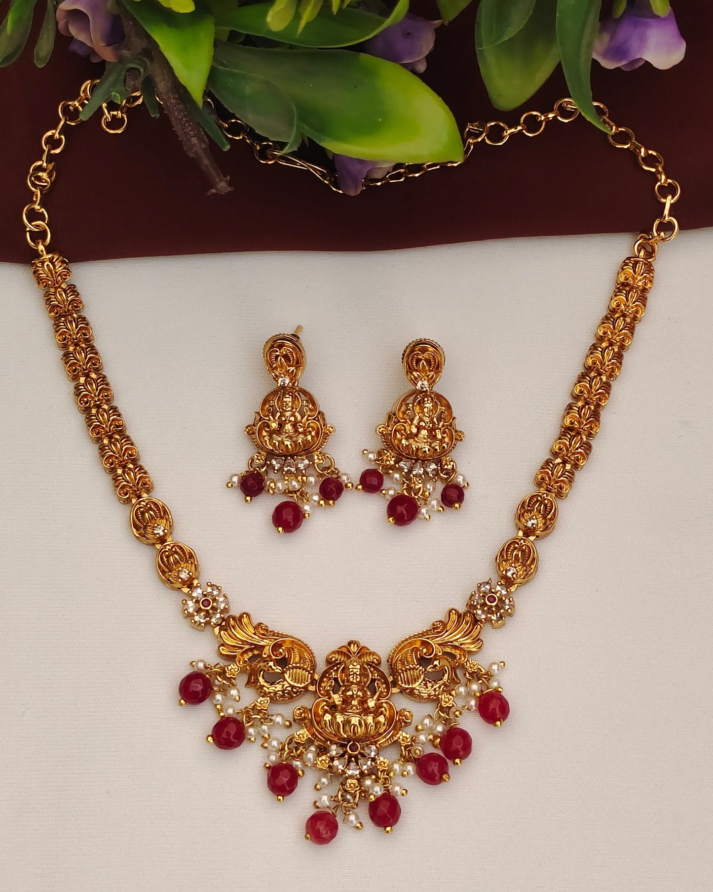 Matte Finish Neckset