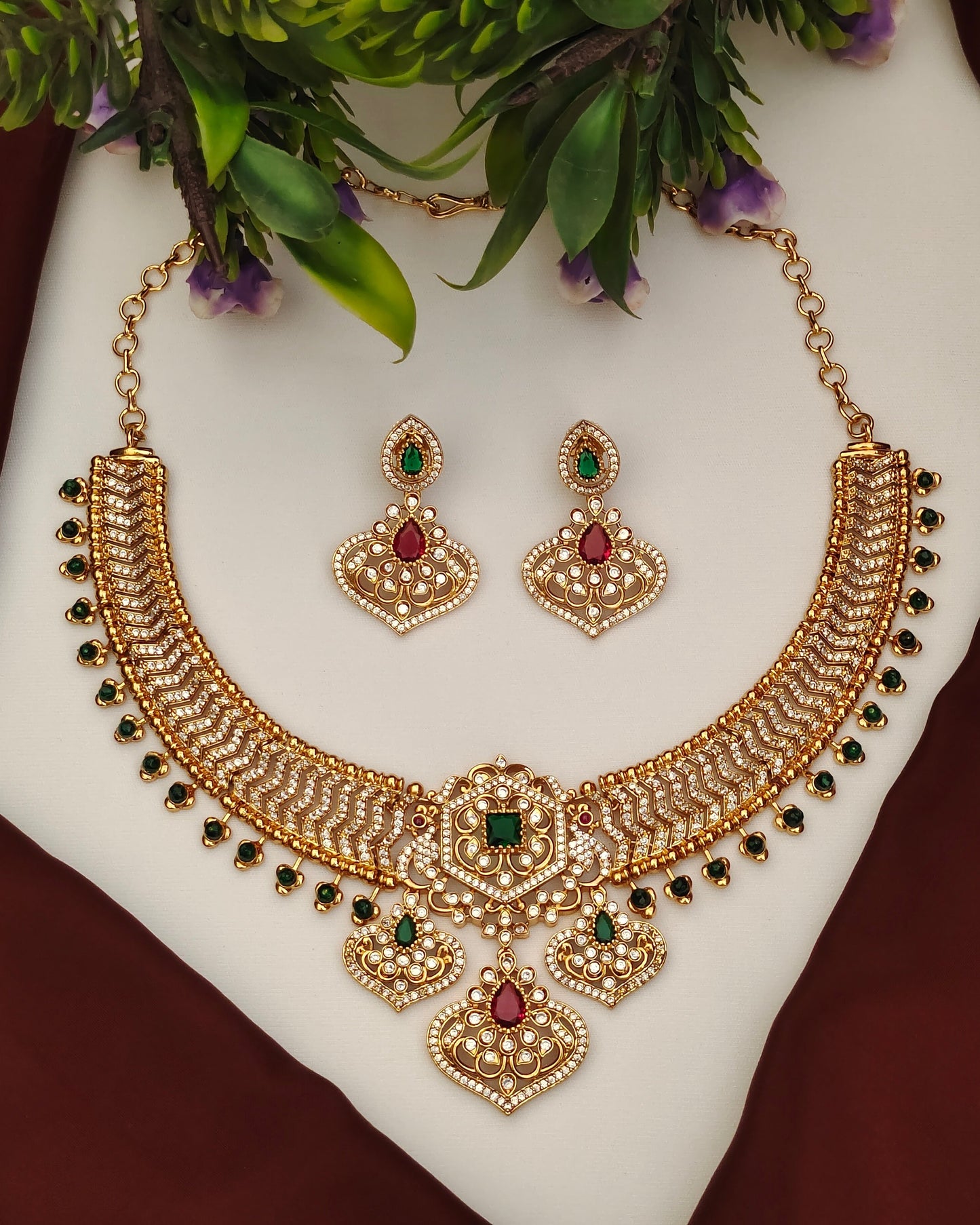 Gold Finish Neckset