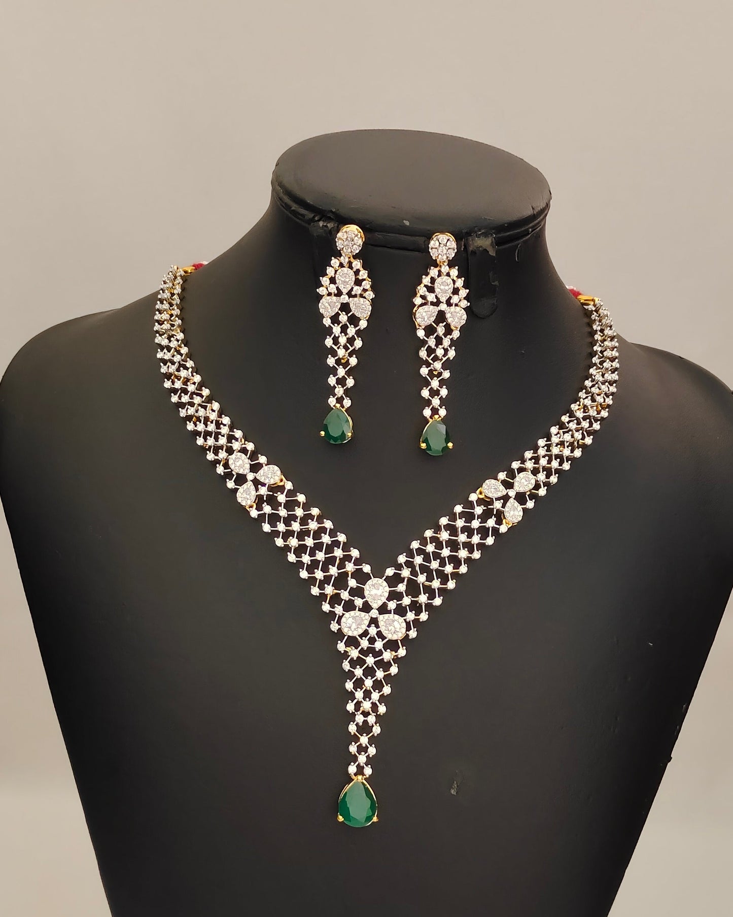 Diamond Finish Neckset