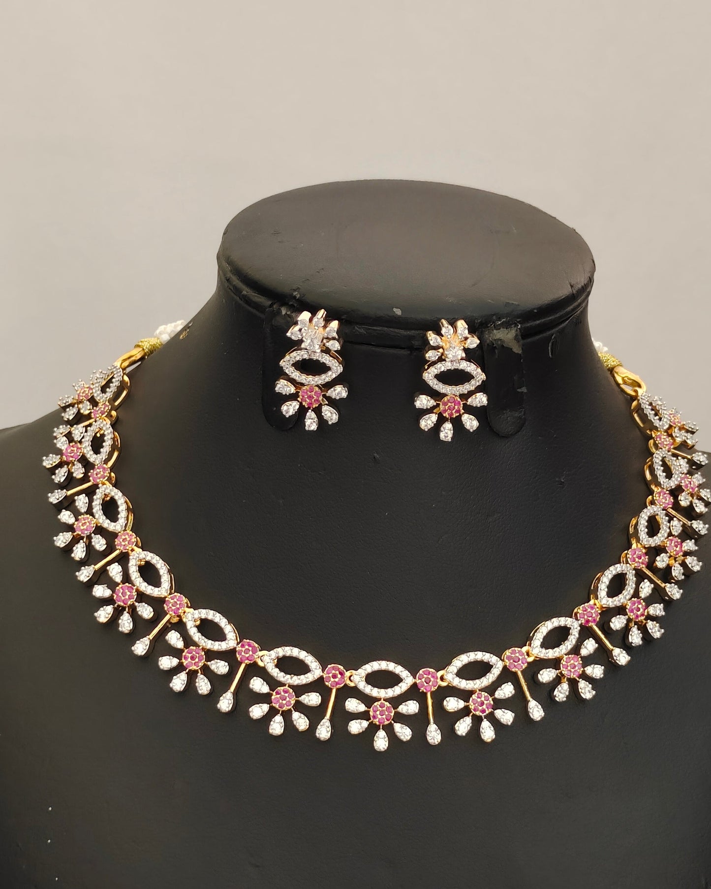 Diamond Finish Neckset