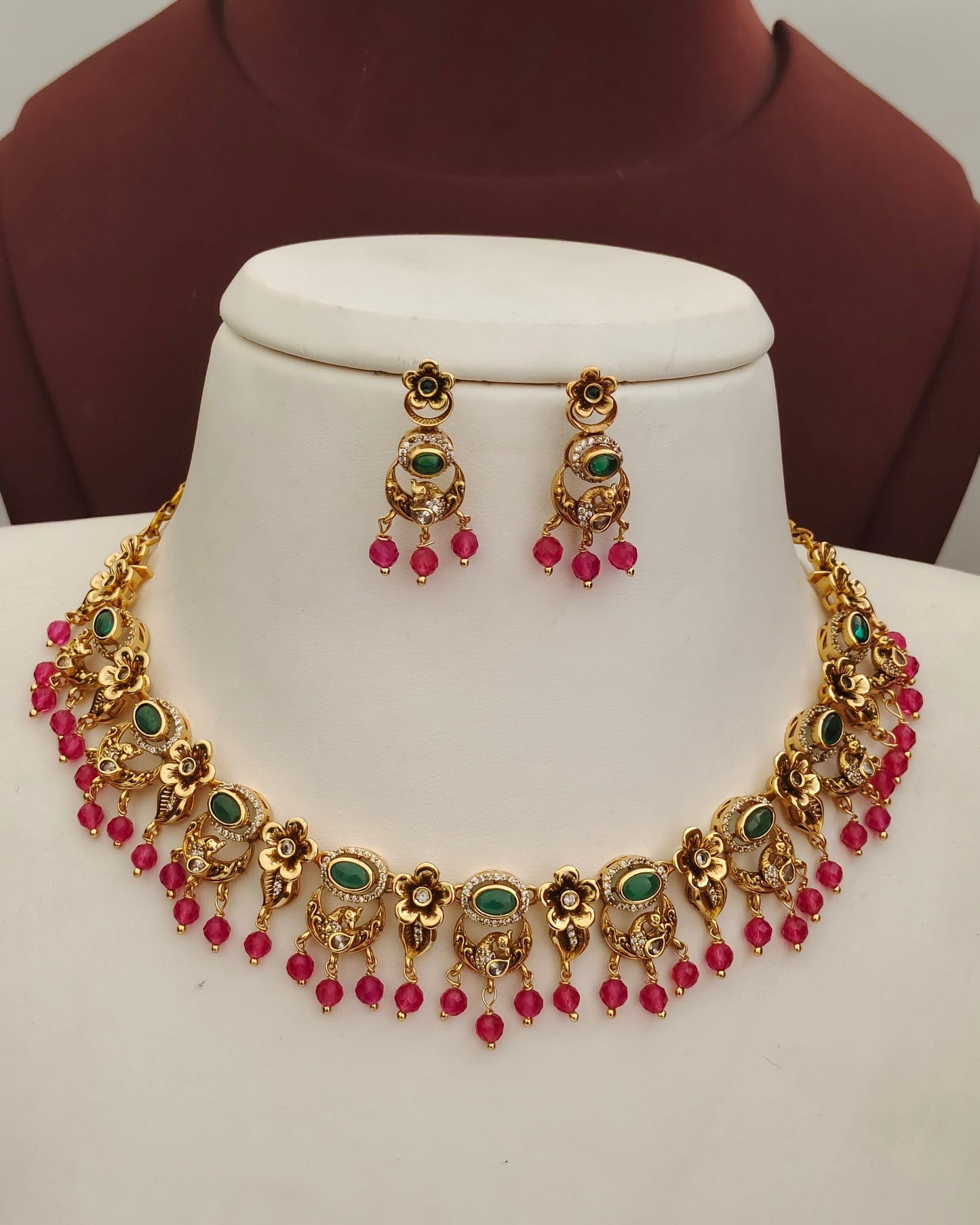 Matte Finish Neckset