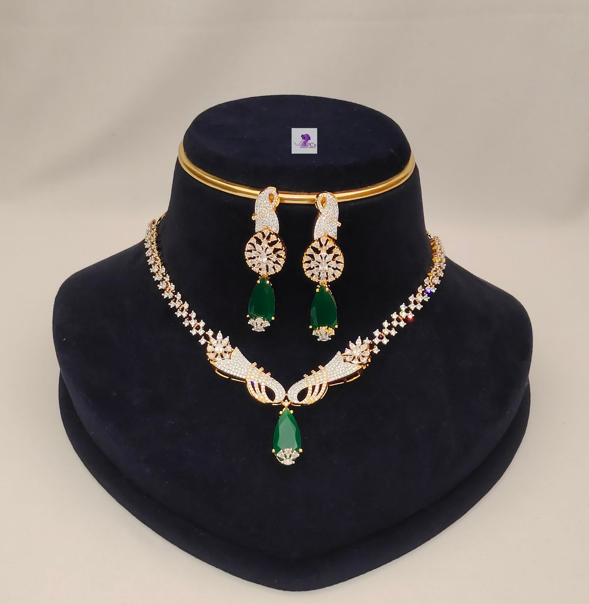 CARAT POLISH NECKSET