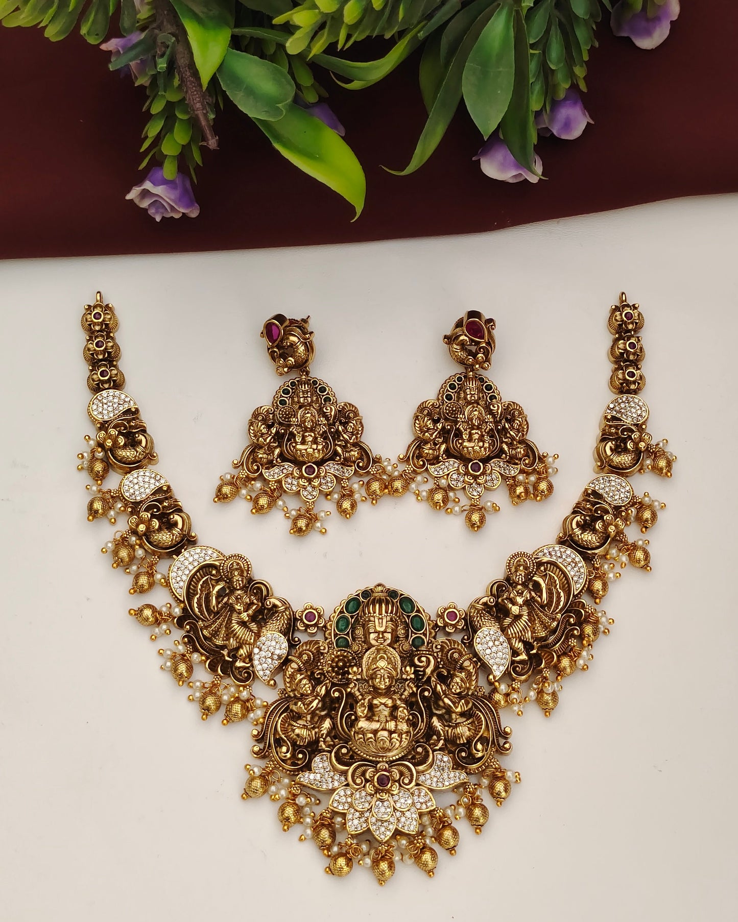 Antique Finish Neckset