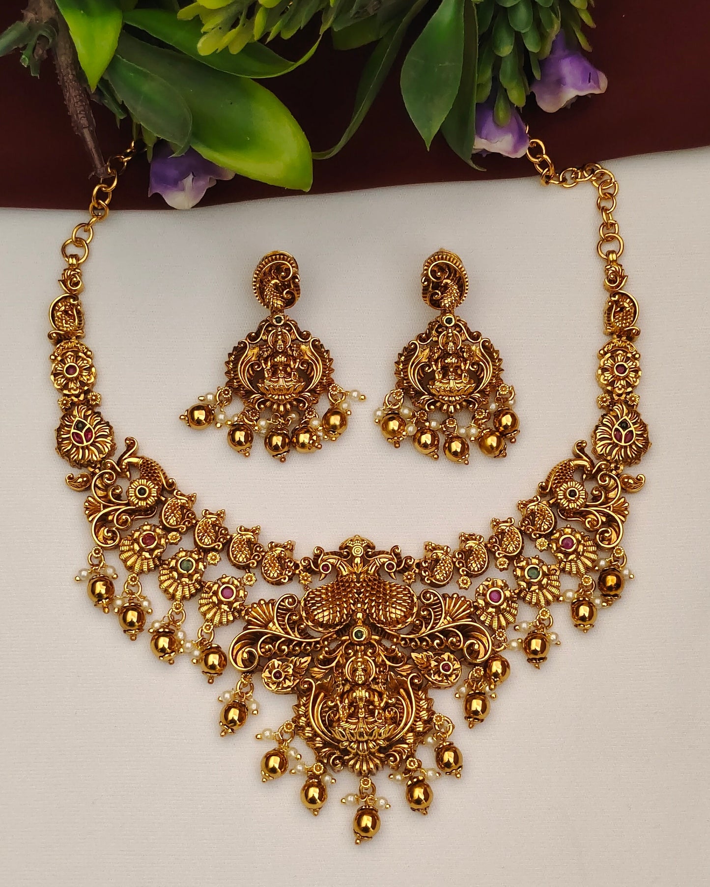 Antique Finish Neckset