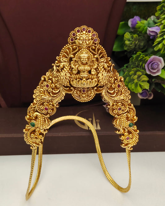 Antique Gold Finish Vanki