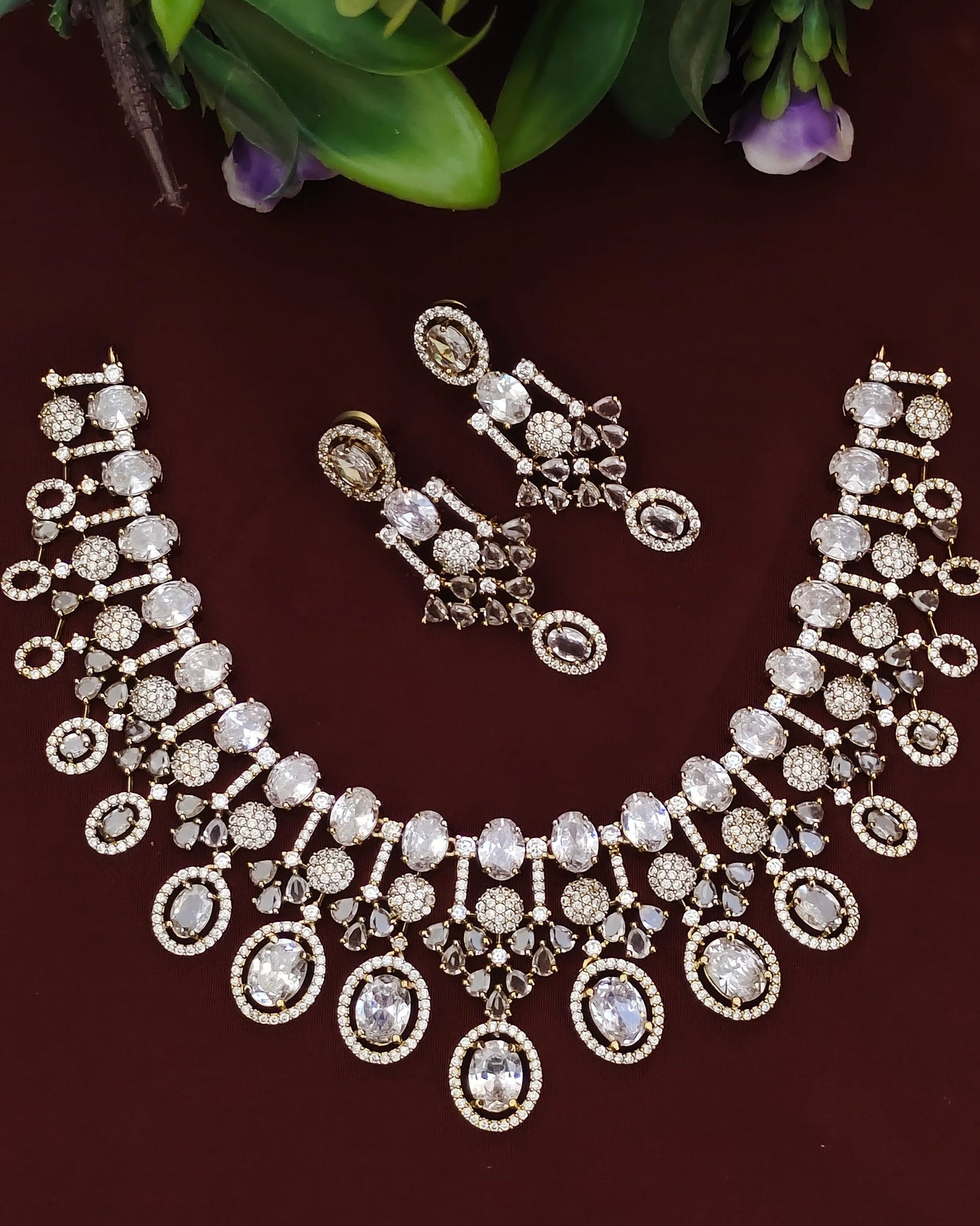 Victorian Neckset