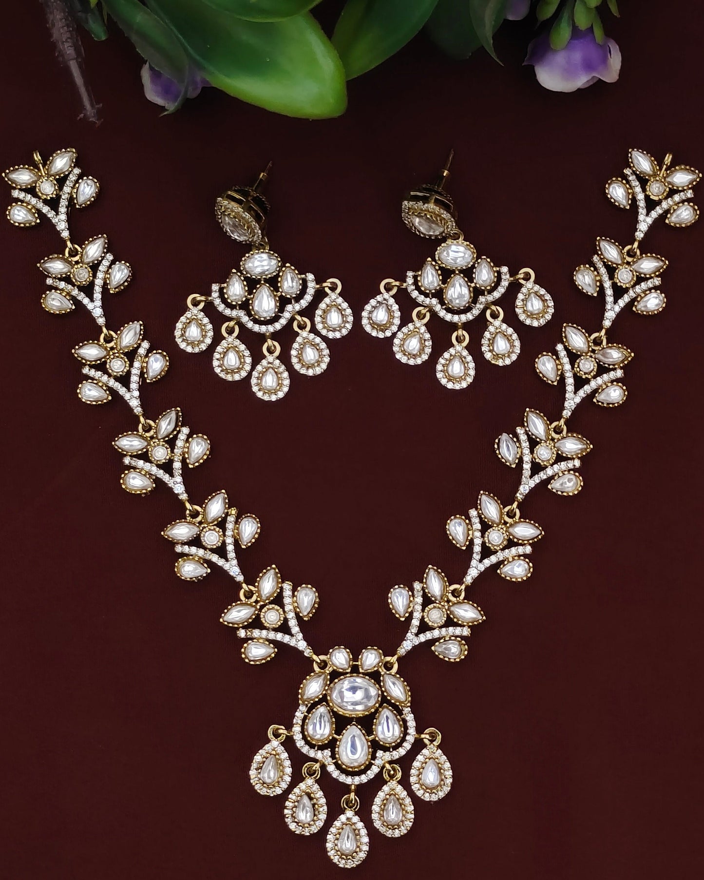 Victorian Neckset