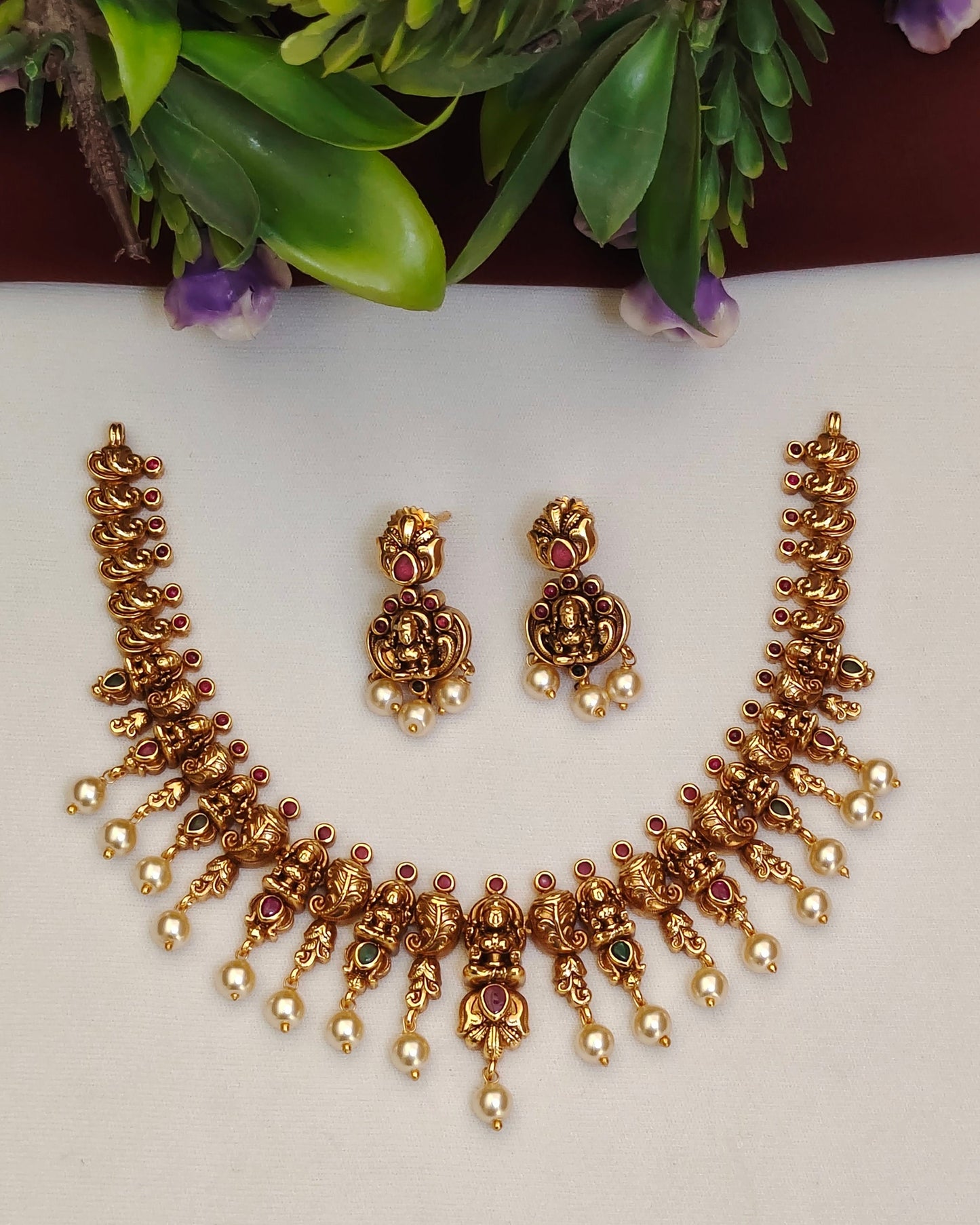 Antique Finish Neckset