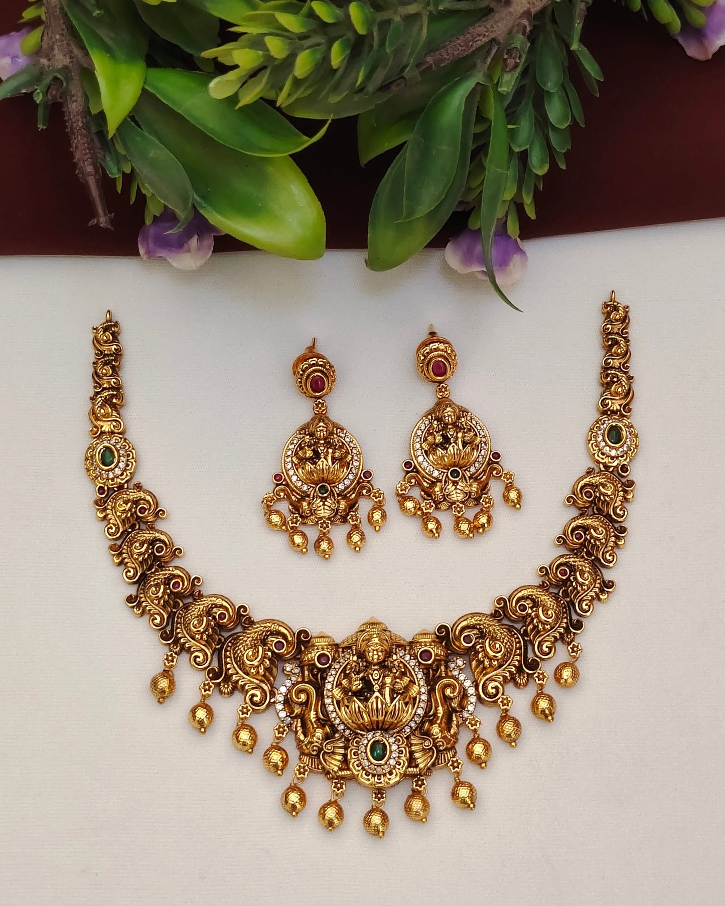 Antique Finish Neckset
