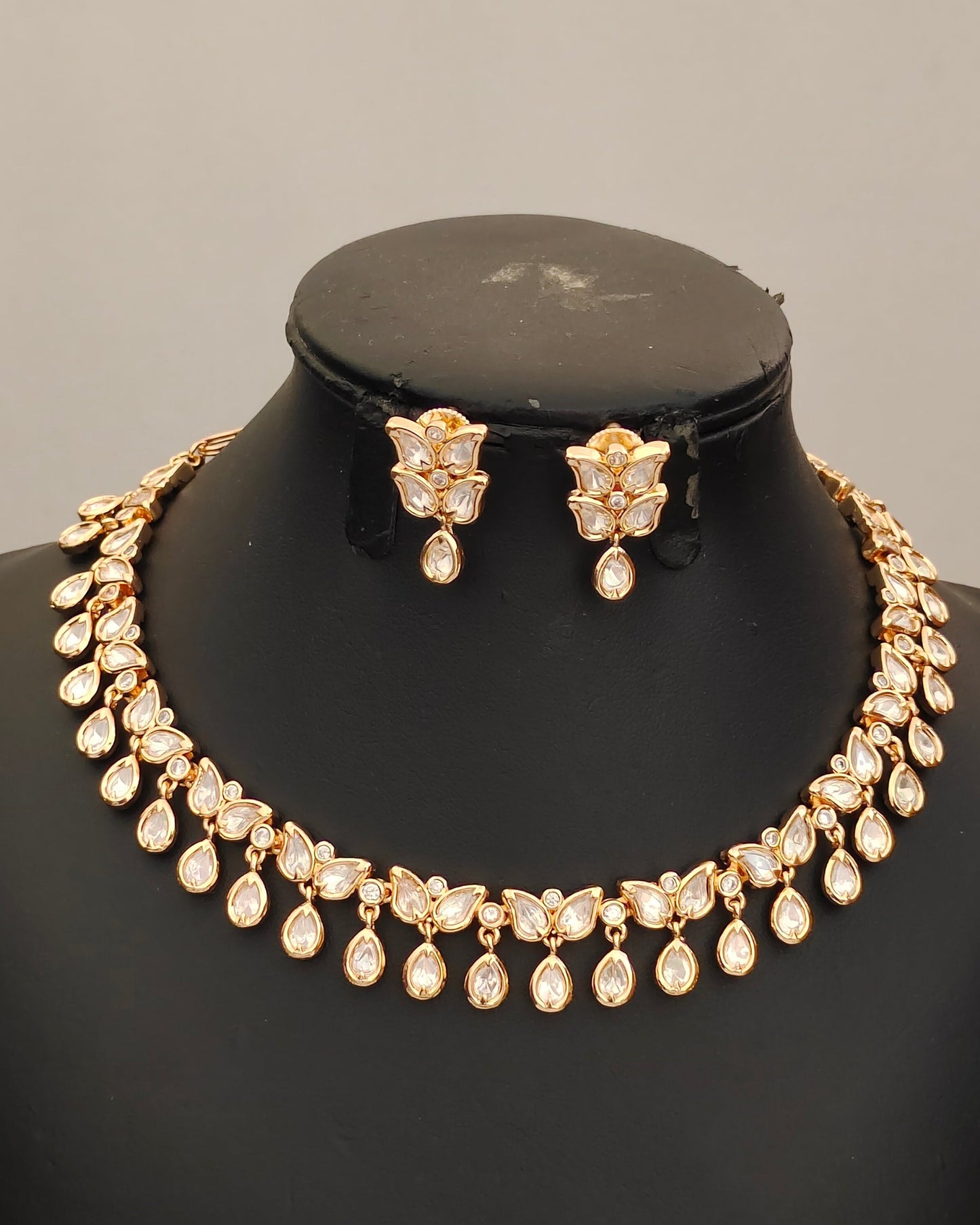 Carat Finish Neckset