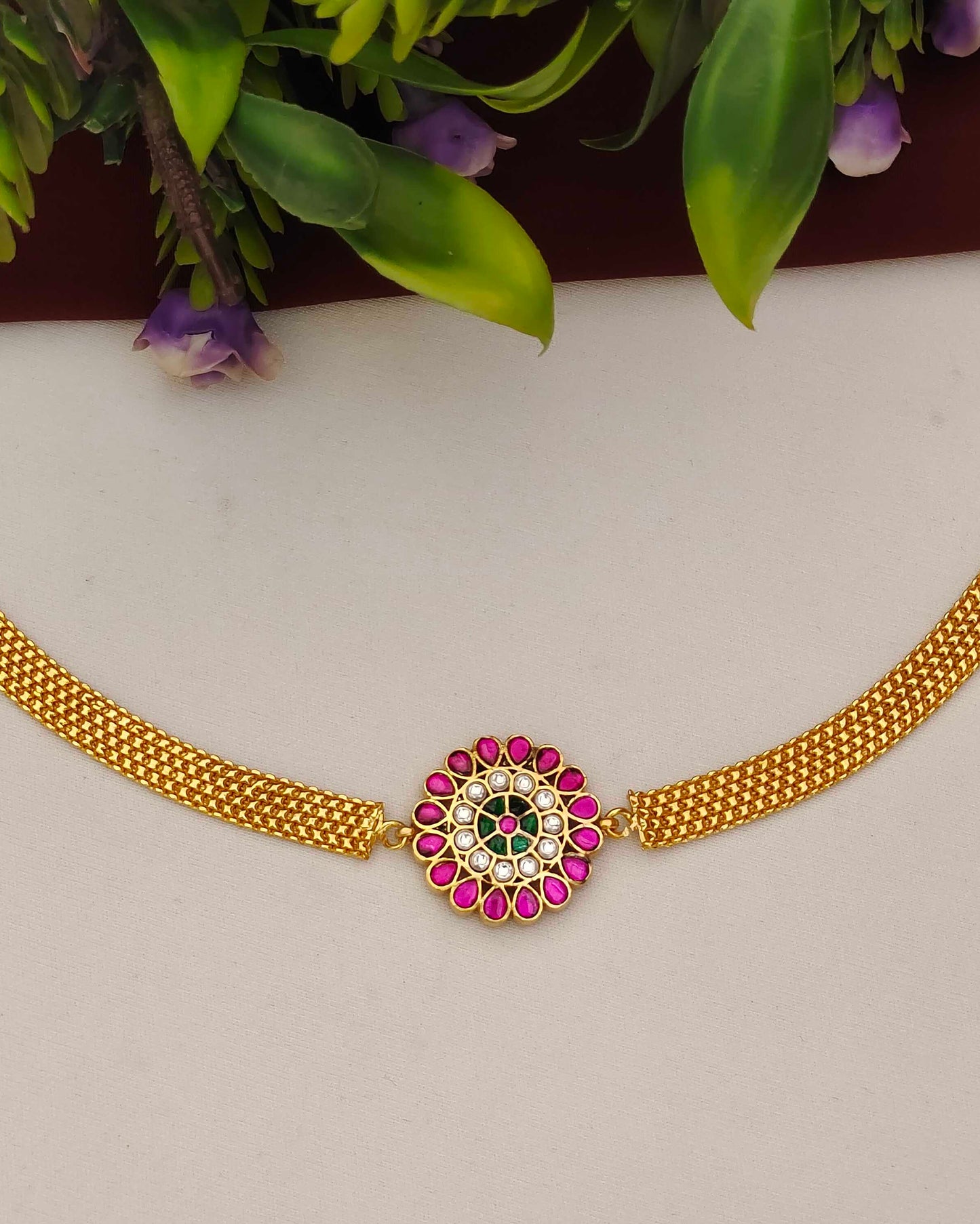Kundan Choker