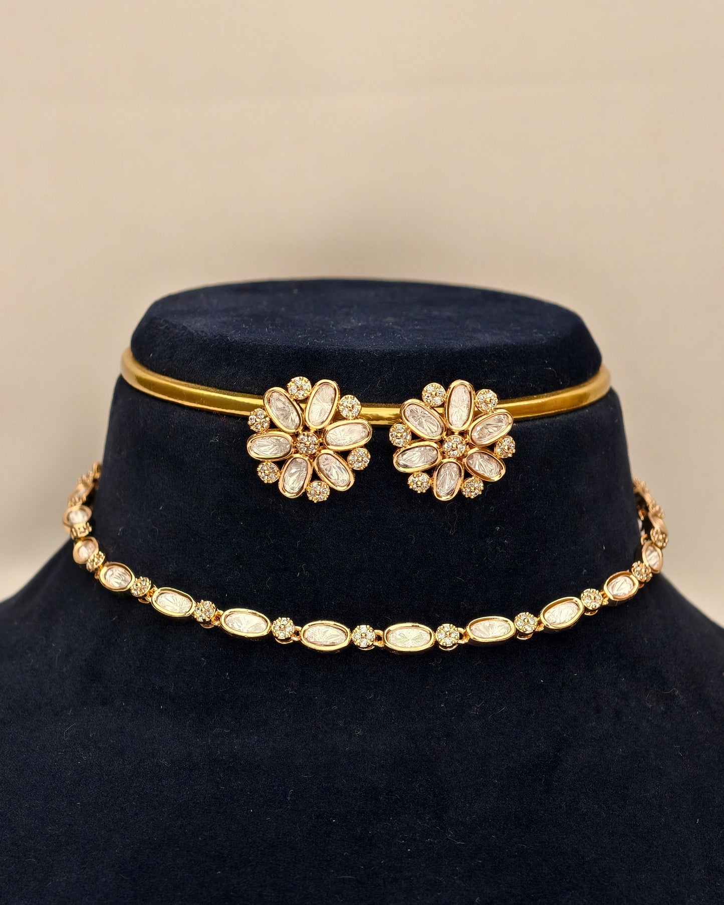 Carat Finish Neckset