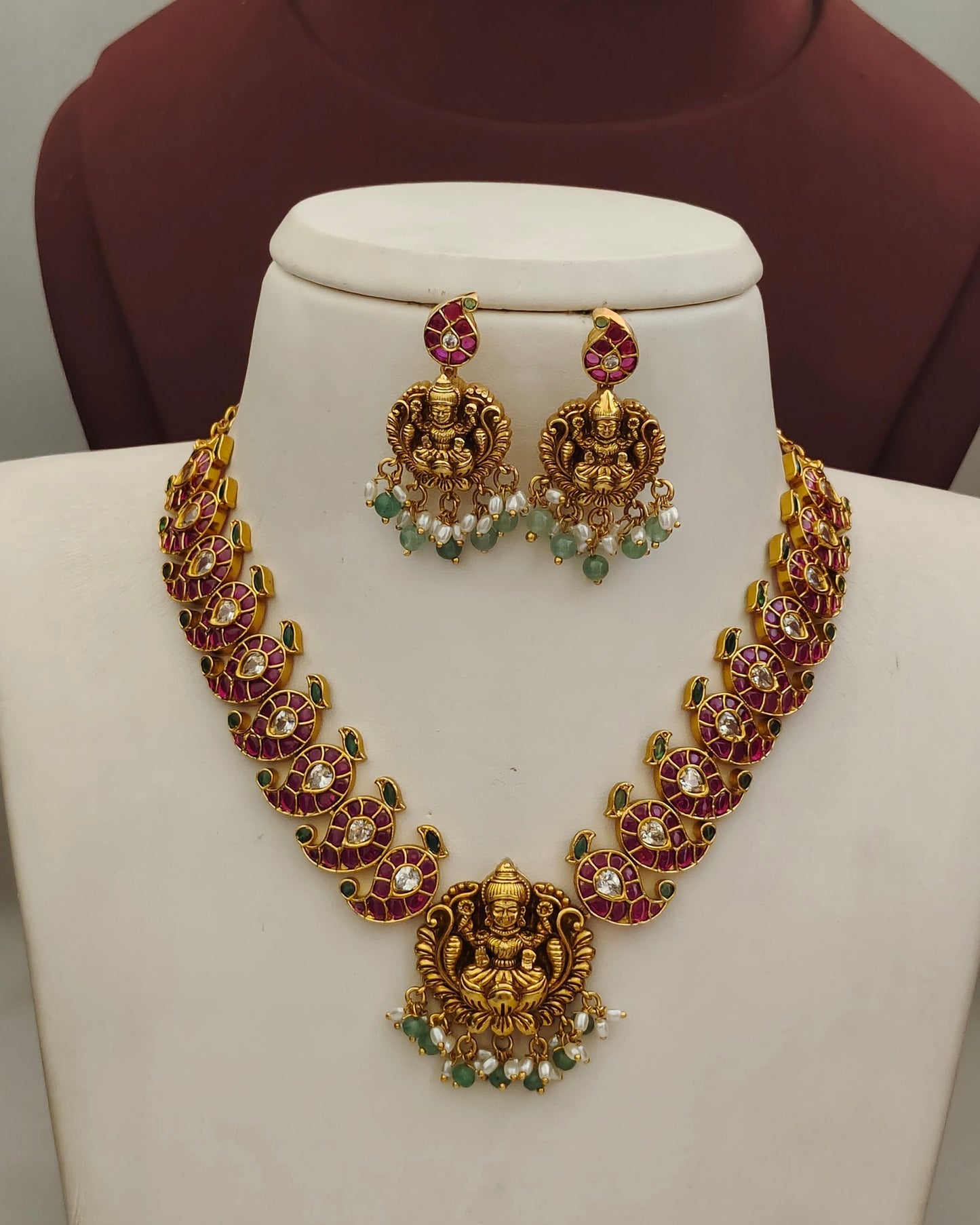 Antique Finish Neckset